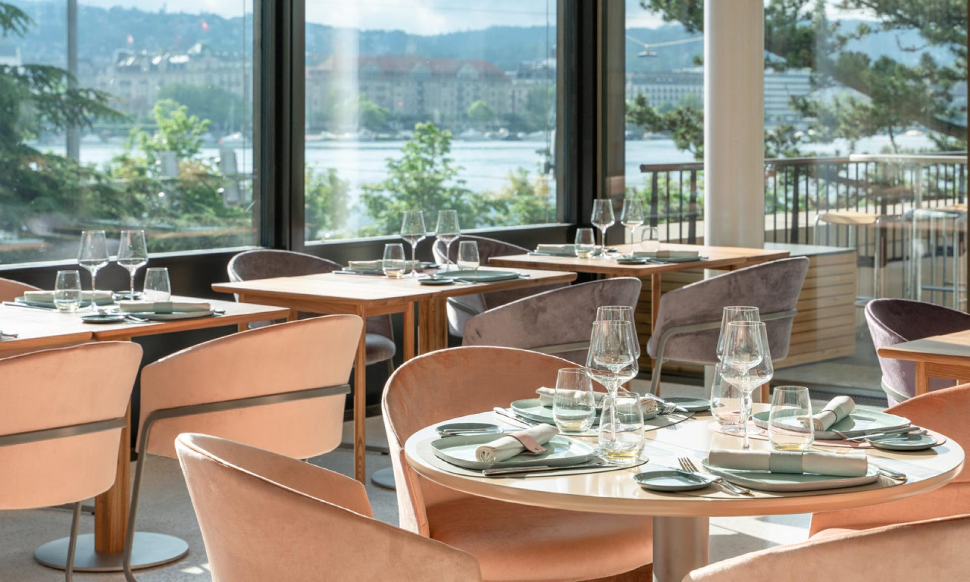 LUX Restaurant & Bar
