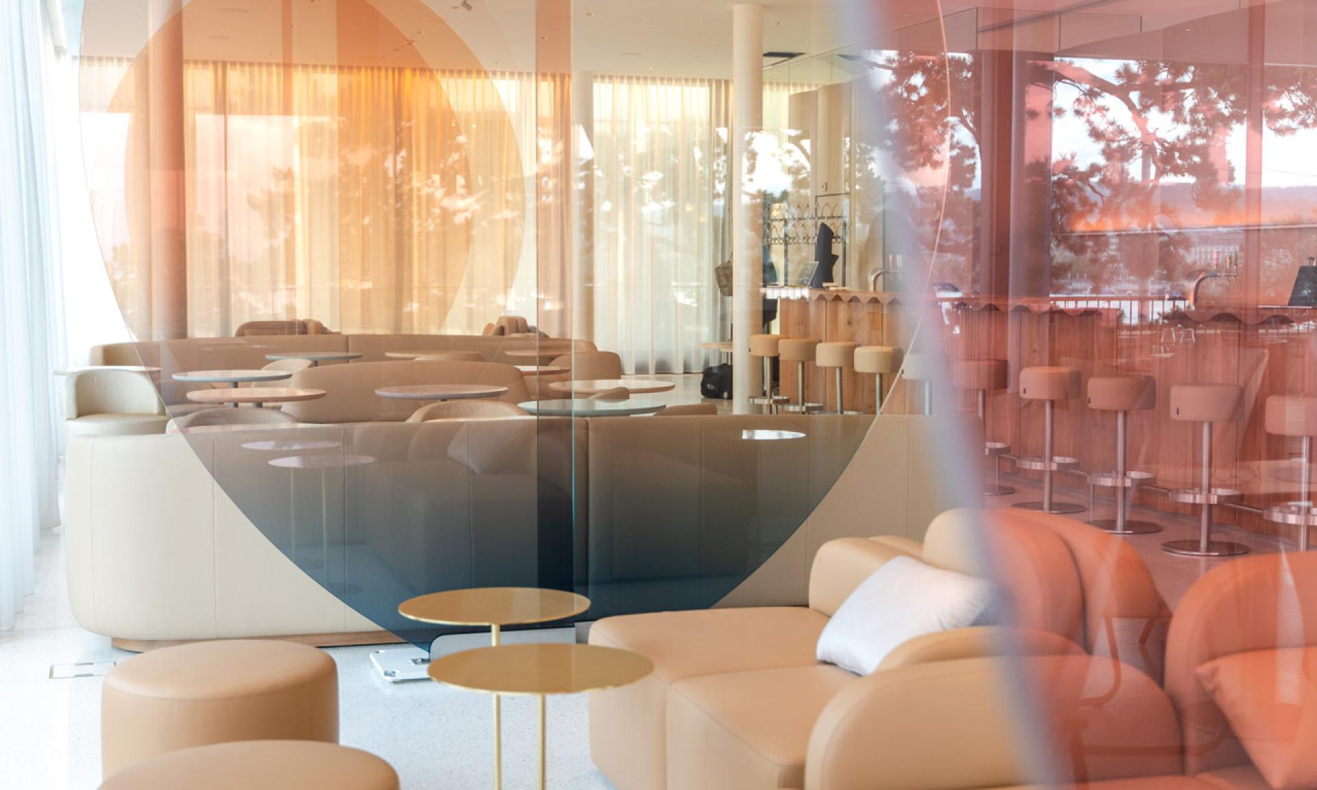 LUX Restaurant & Bar