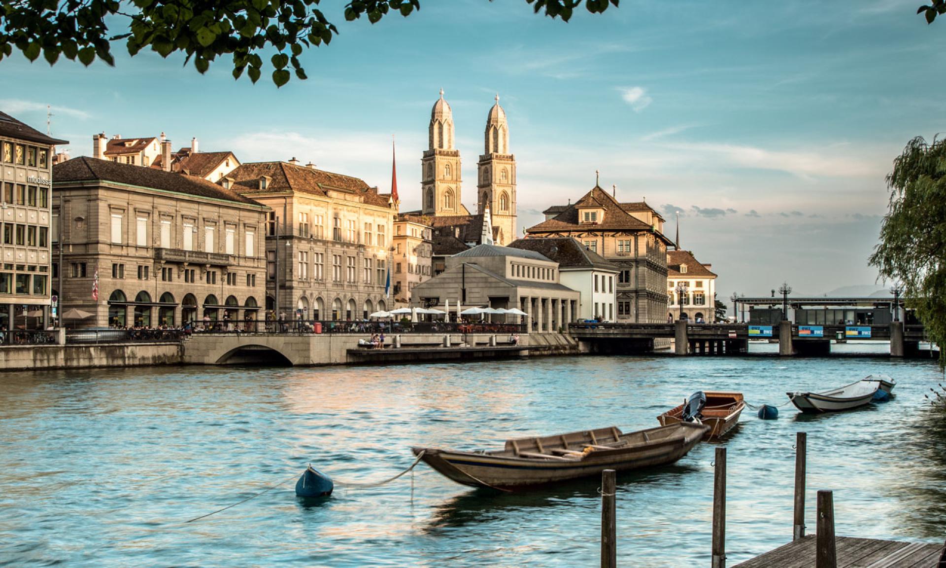 Grossmünster, Limmat