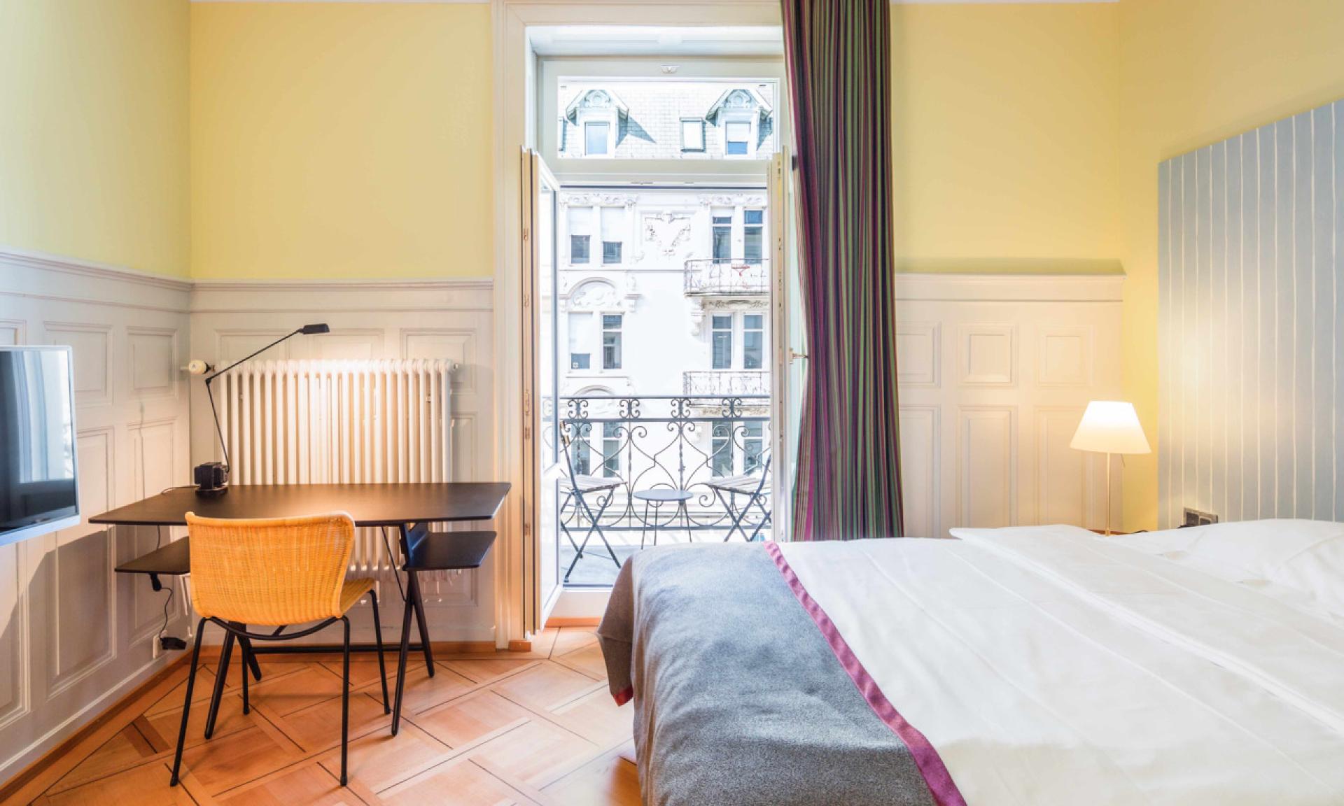 Alma Hotel