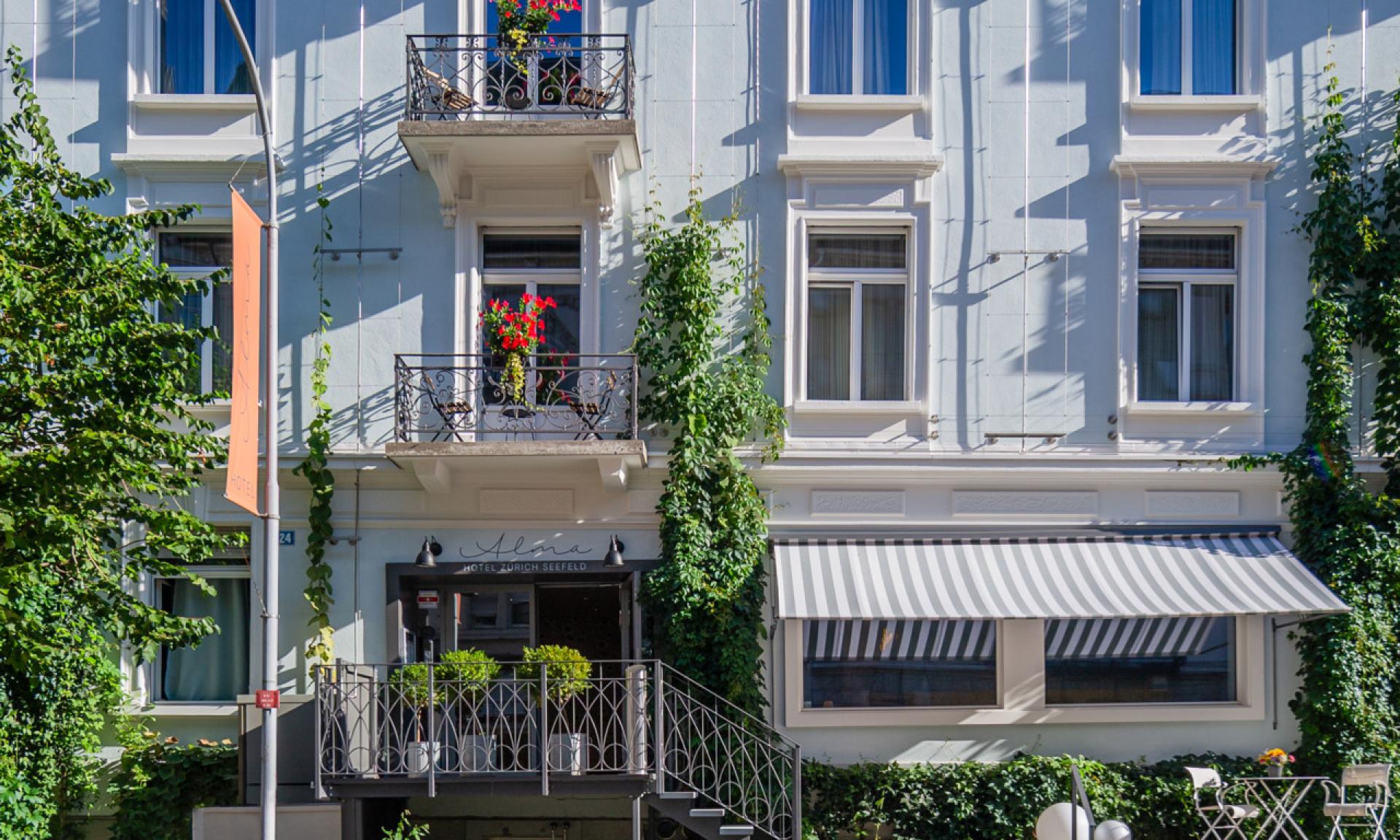 Alma Hotel