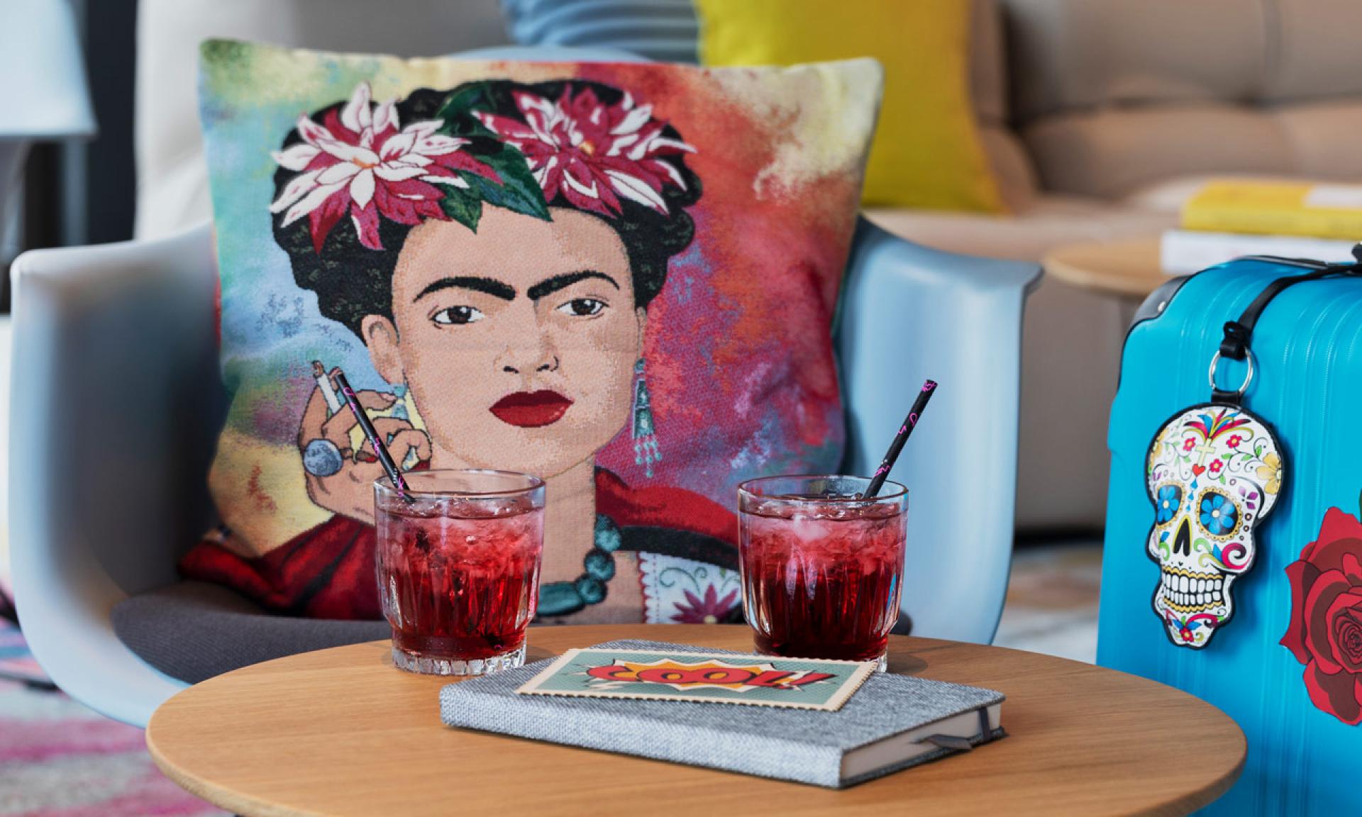 Moxy Bar