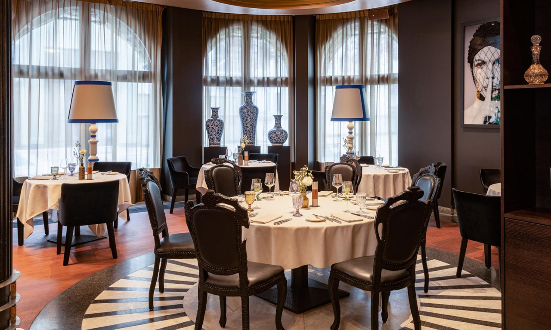 Carlton Restaurants & Bar