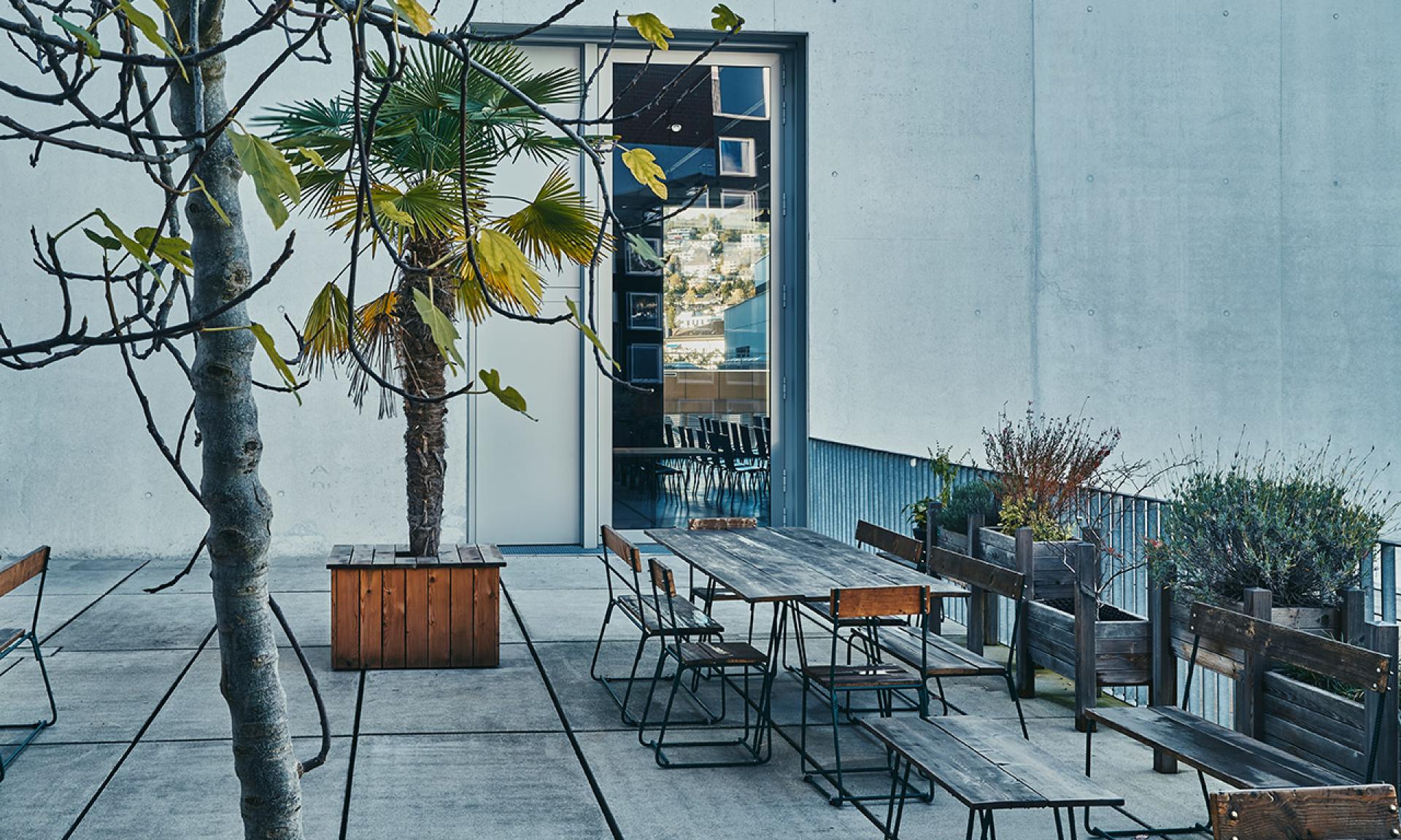 LOI Bistro