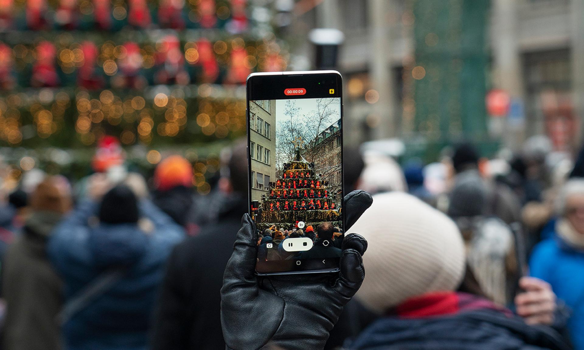 The Singing Christmas Tree und «Wiehnachtsmärt»