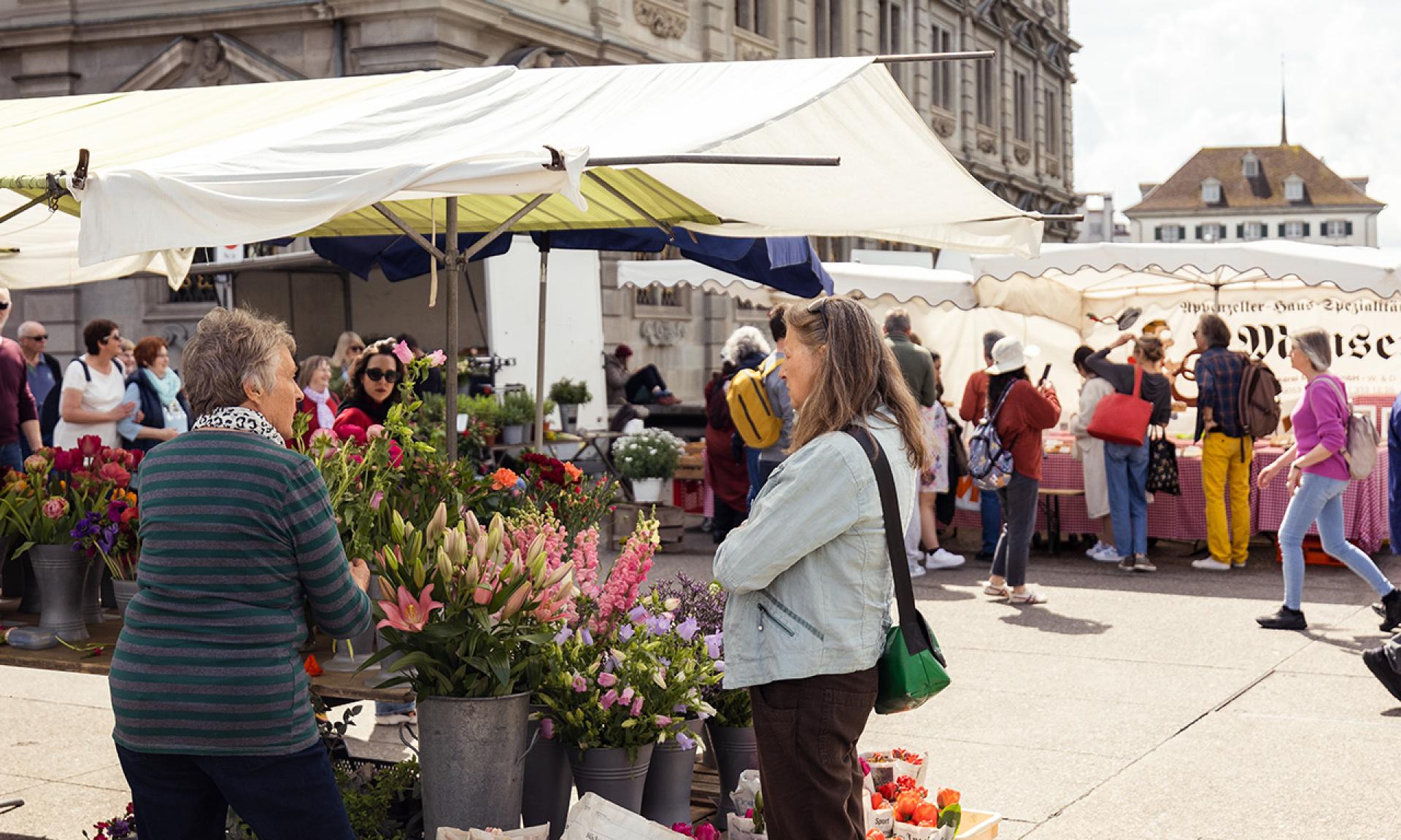 Blumen- und Gemüsemarkt Rathaus/Gemüsebrücke