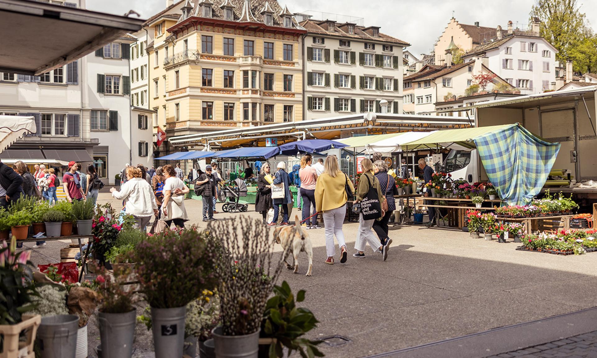 Blumen- und Gemüsemarkt Rathaus/Gemüsebrücke