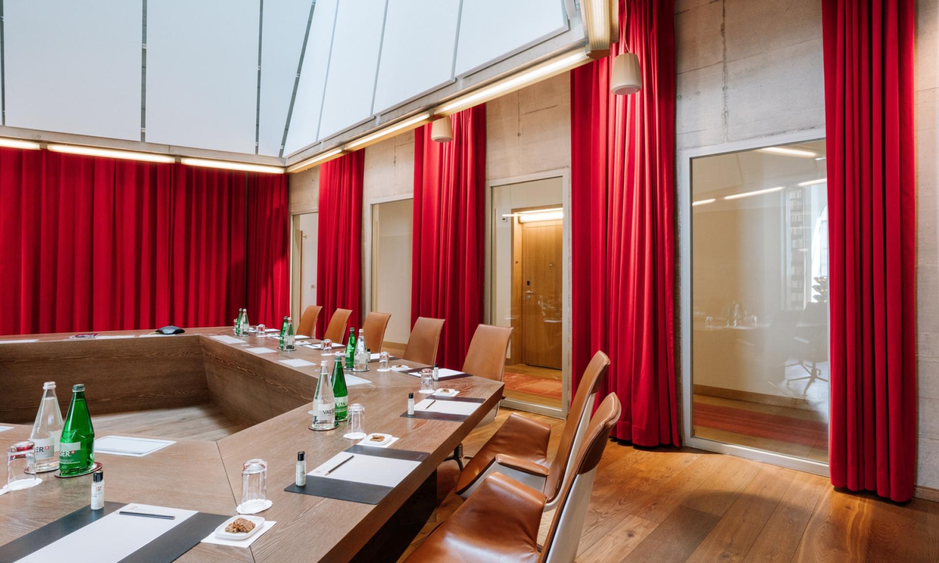 B2 Hotel, Bookmark 2