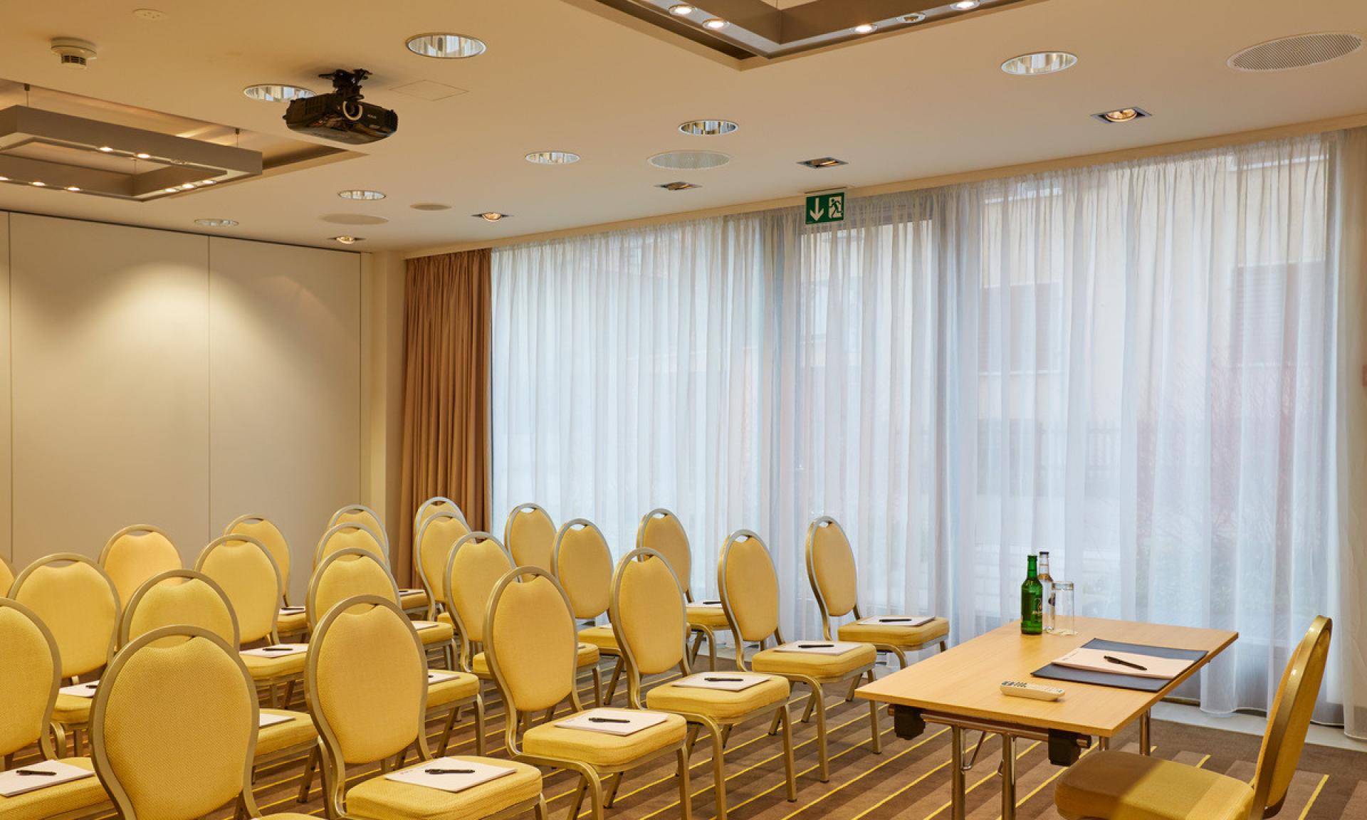 H+ Hotel, Zürich