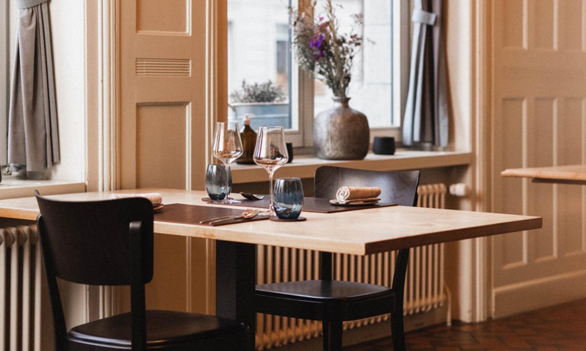 Equi-Table