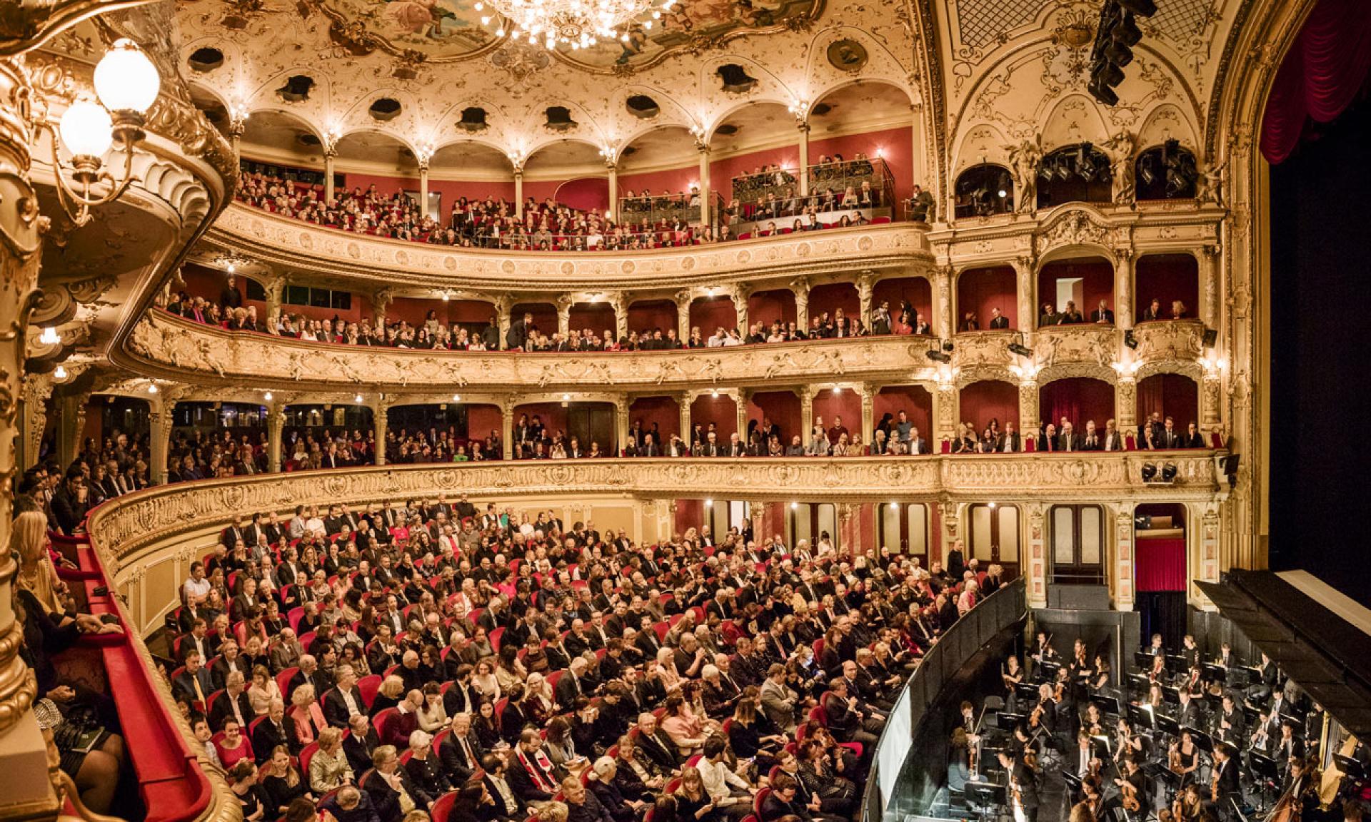 Opernhaus