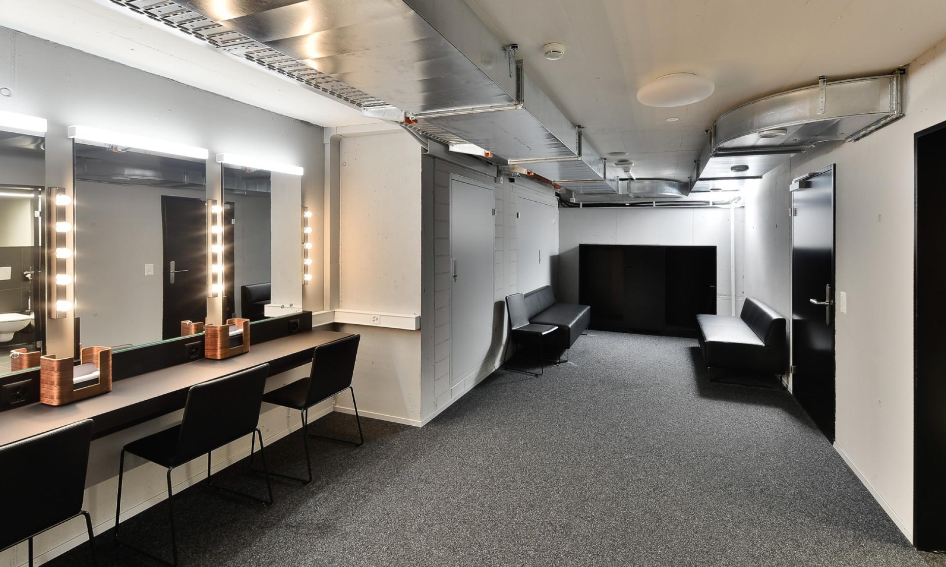 Zurich, The Hall