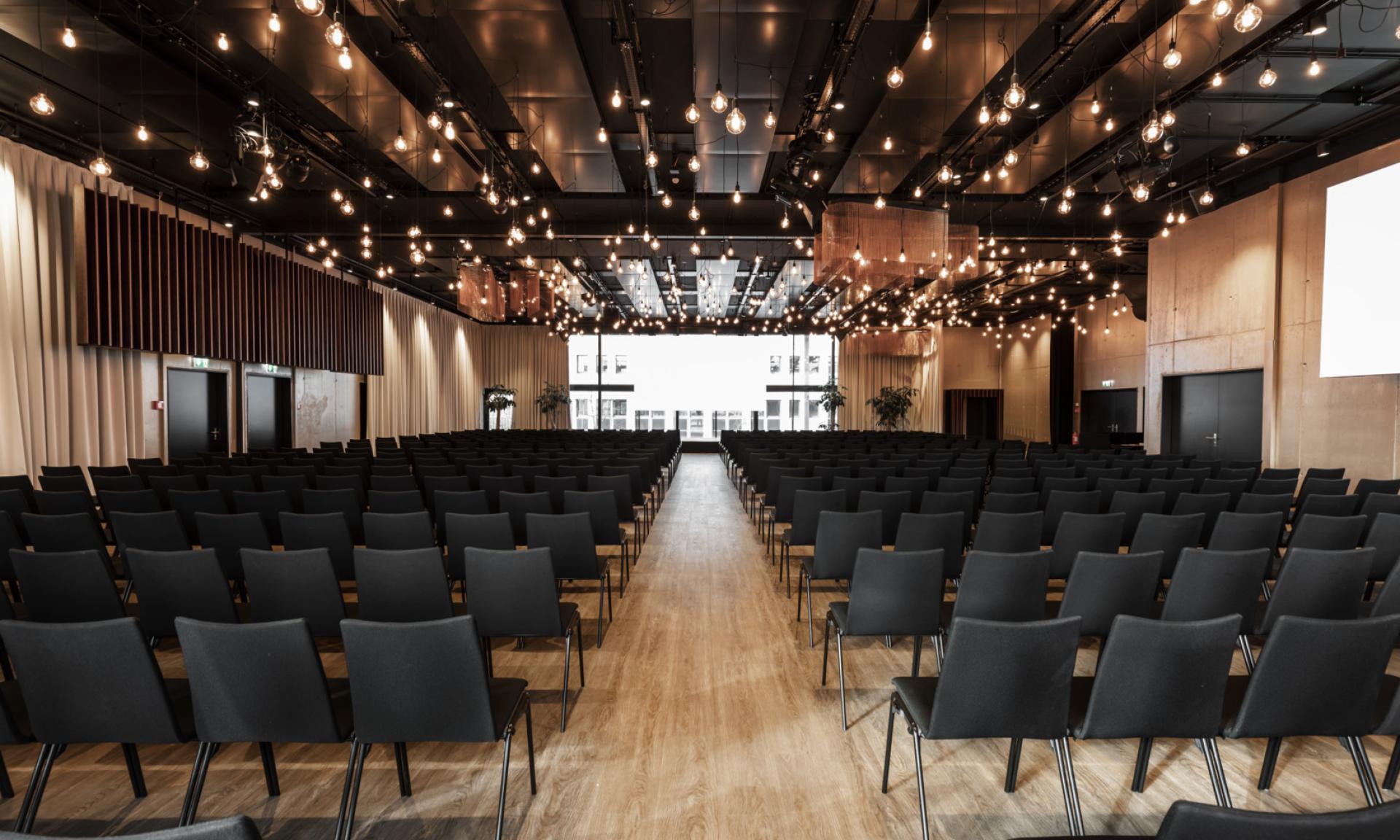 Zurich, The Hall