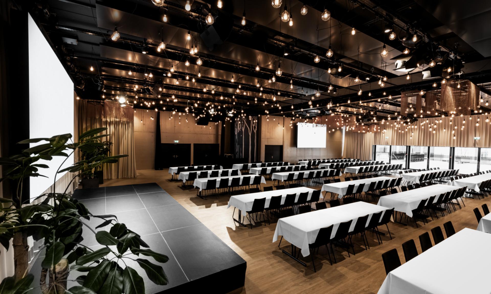 Zurich, The Hall