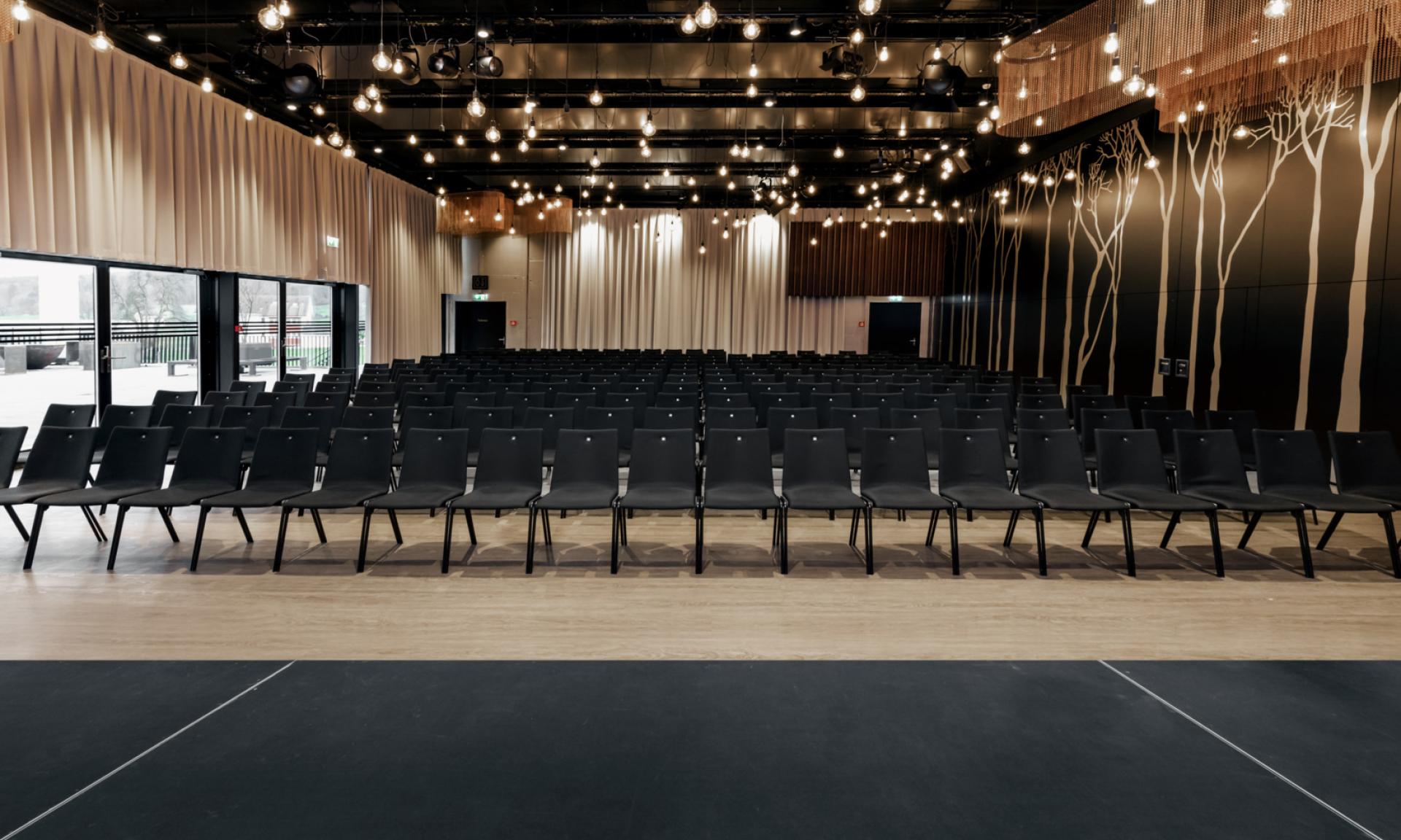 Zurich, The Hall