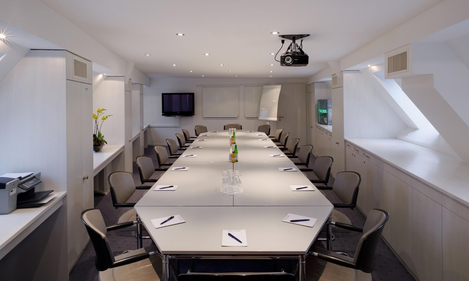 Hotel City - conference room