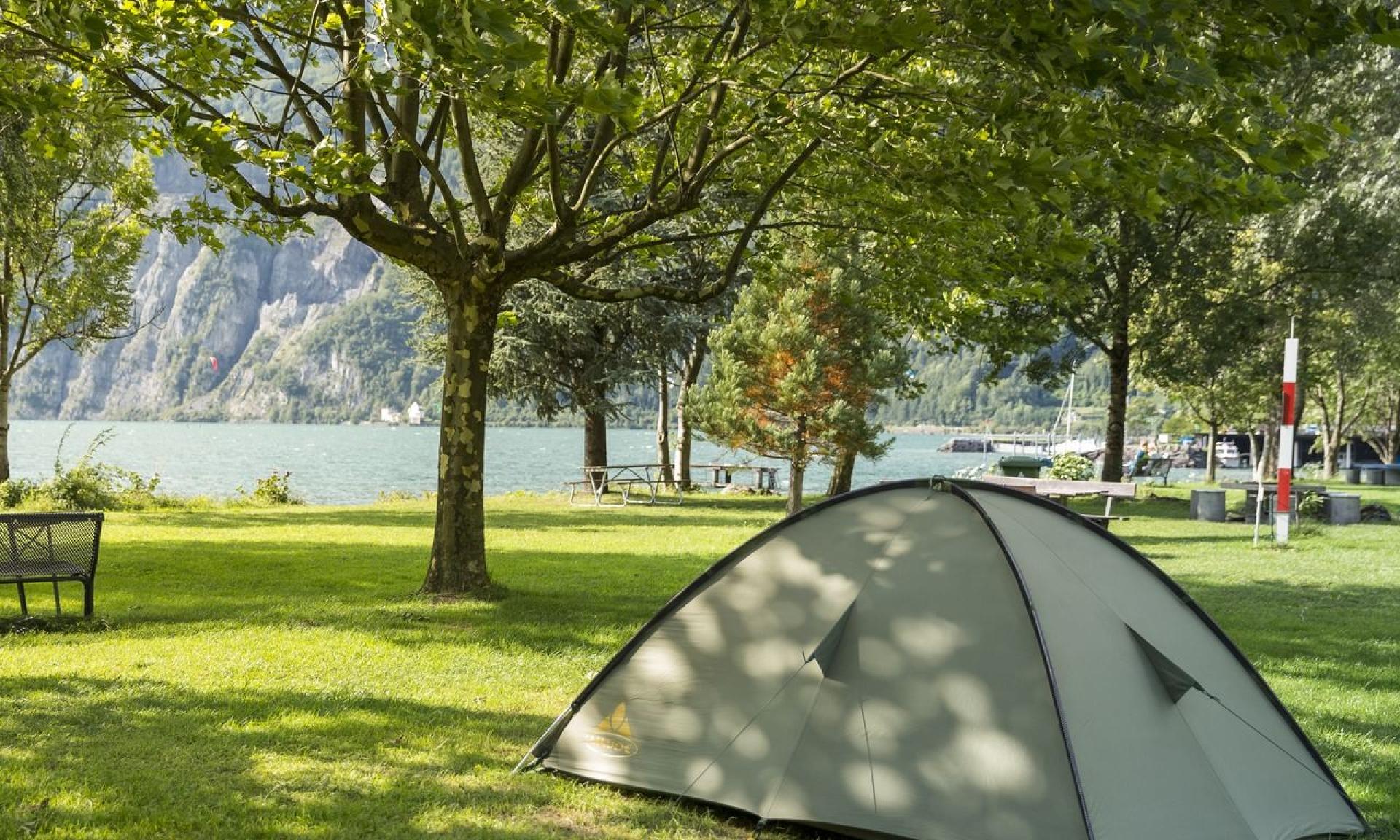 Campeggio al lago di Walen vicino a Walenstadt