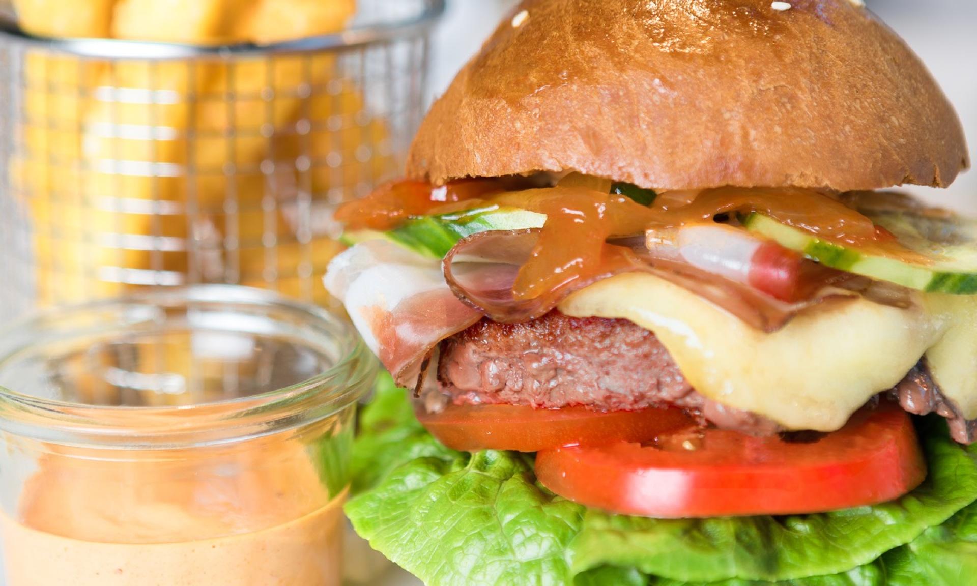 Allow yourself to be treated to delicious food and cool drinks