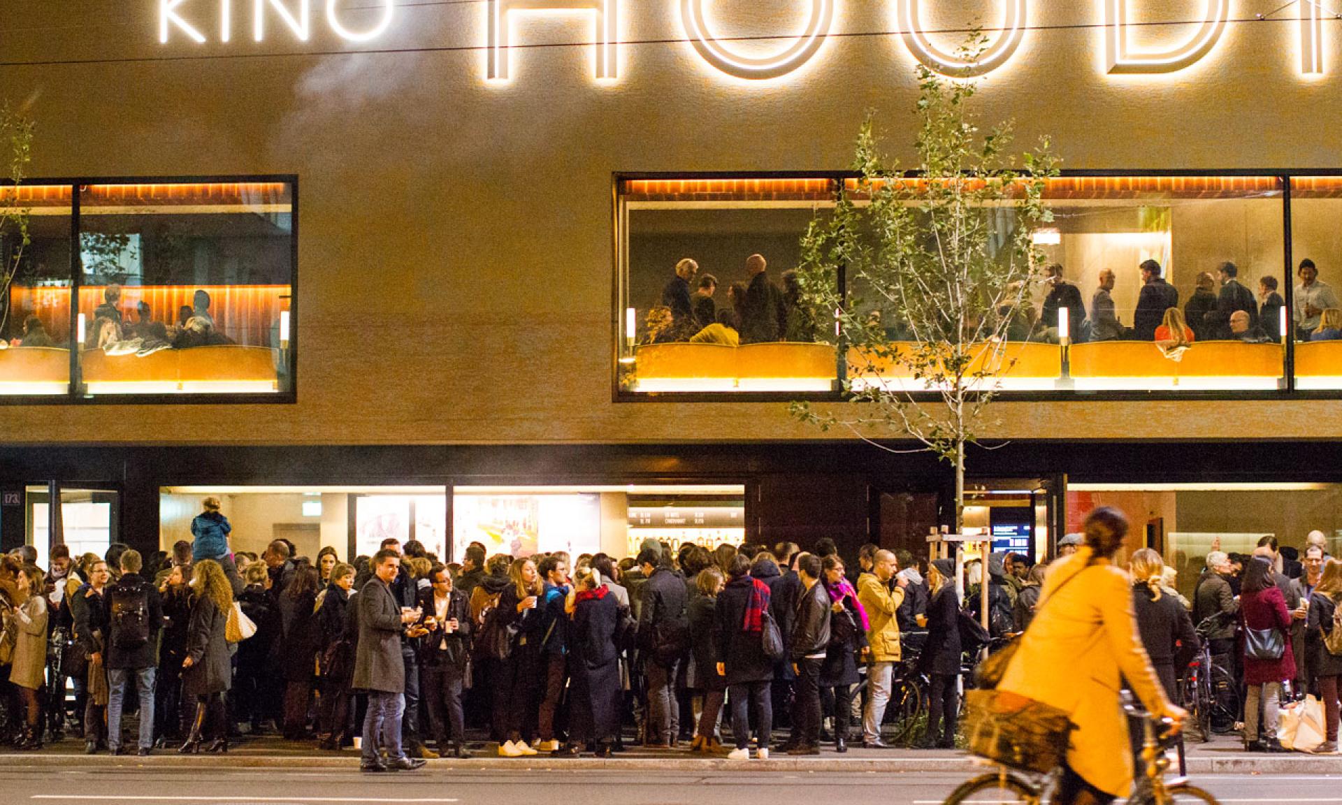 Aussenansicht Kino/Bar Houdini