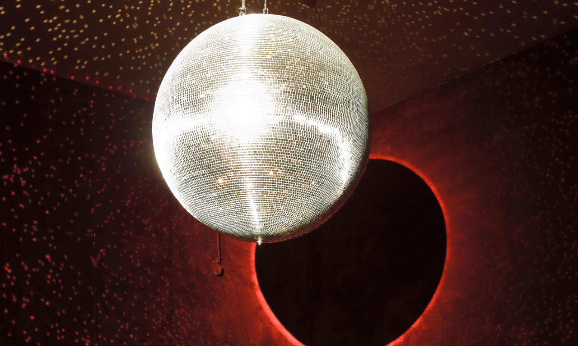 Boule miroir au Exil