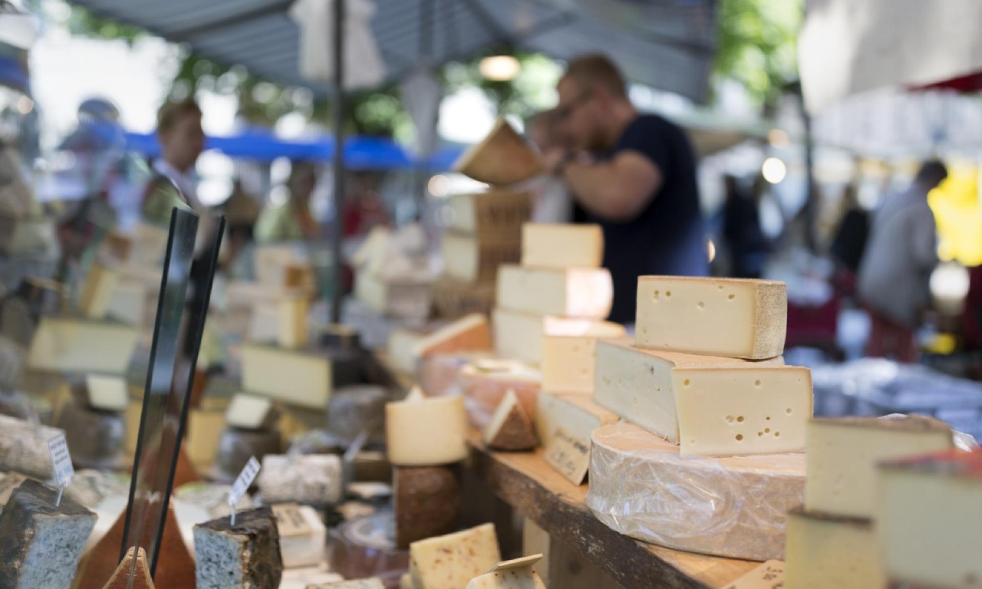 Mercato settimanale sulla Bürkliplatz, Zurigo
