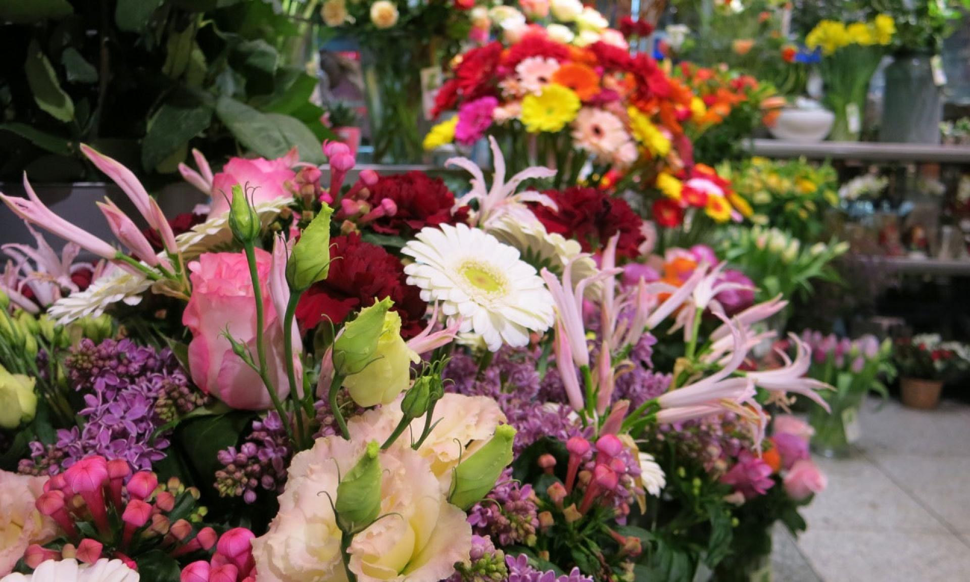 Blumen Krämer, flower store at Zurich’s Main Train Station