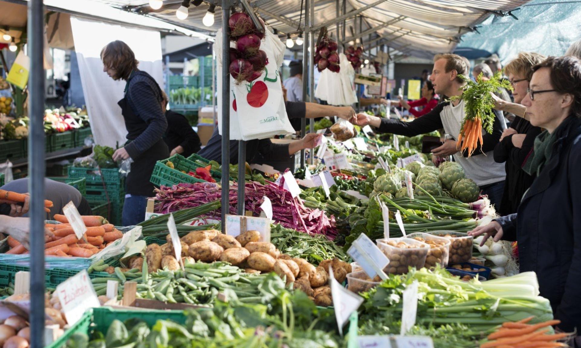 Market at Helvetiaplatz, Zurich