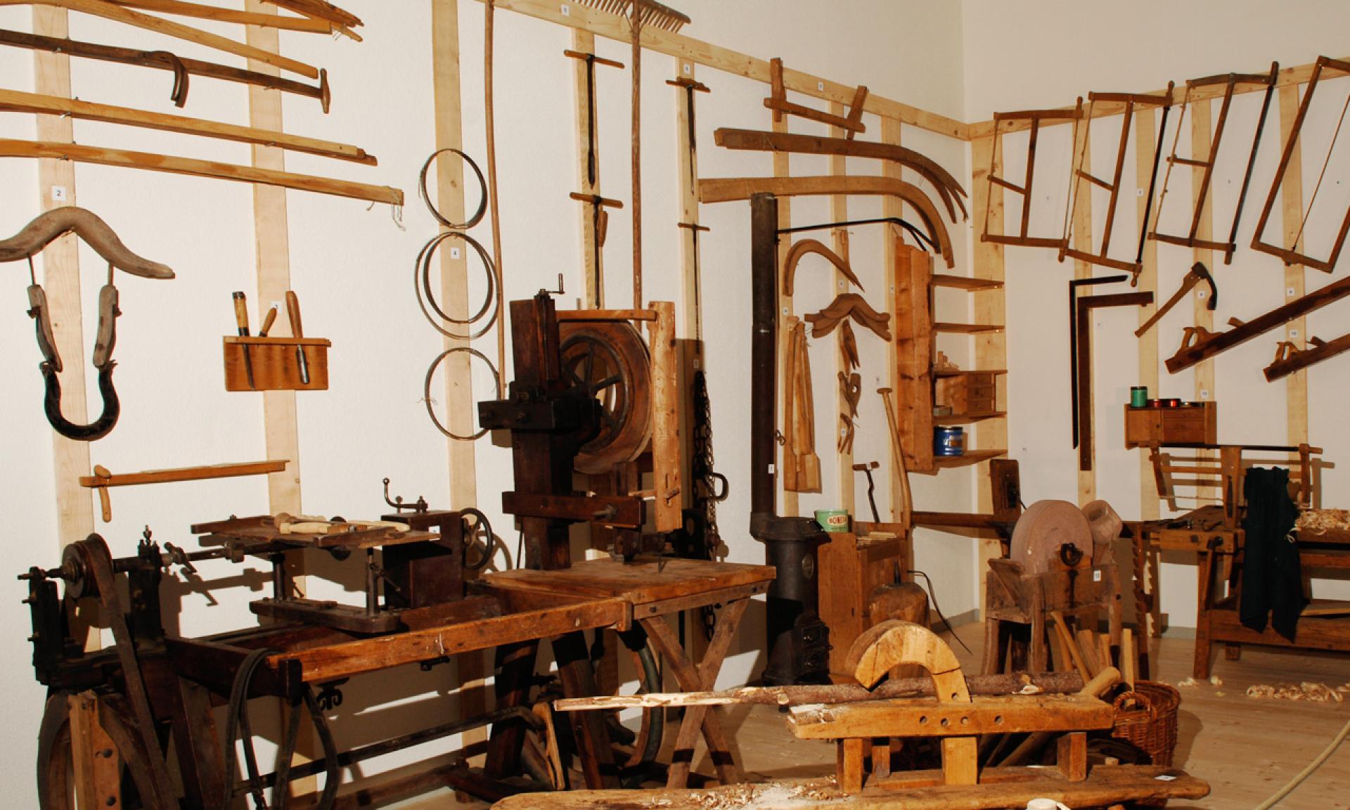 Display of traditional tools and instruments in the Marchmuseum Rempen