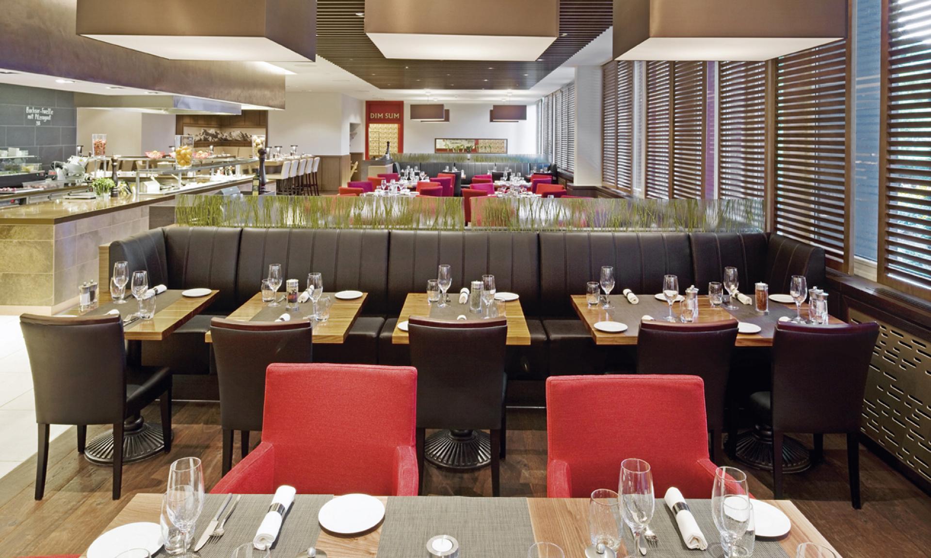Mövenpick Hotel Restaurant Zurich Airport, Interior View