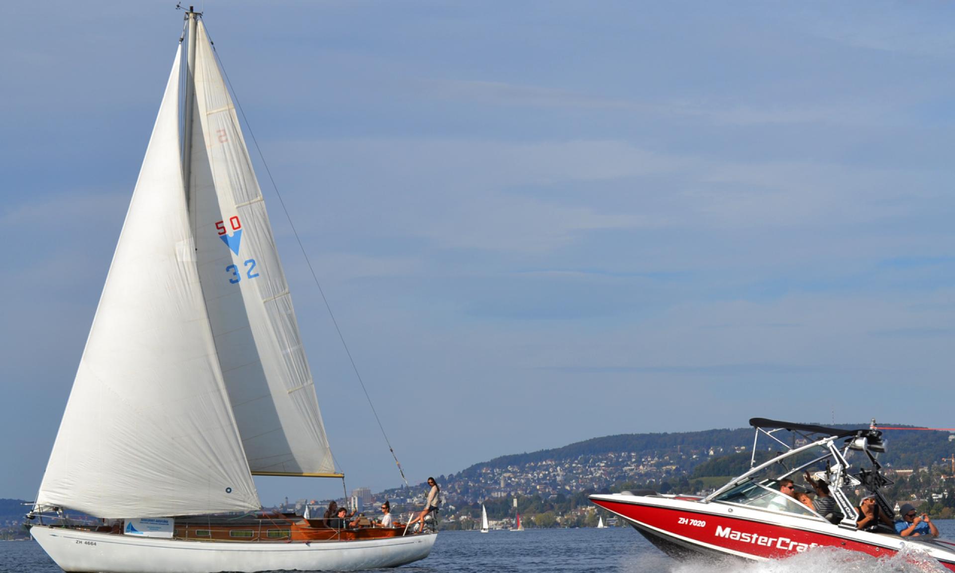 Upwind-Sailing – Sailing with a Vintage Yacht on Lake Zurich