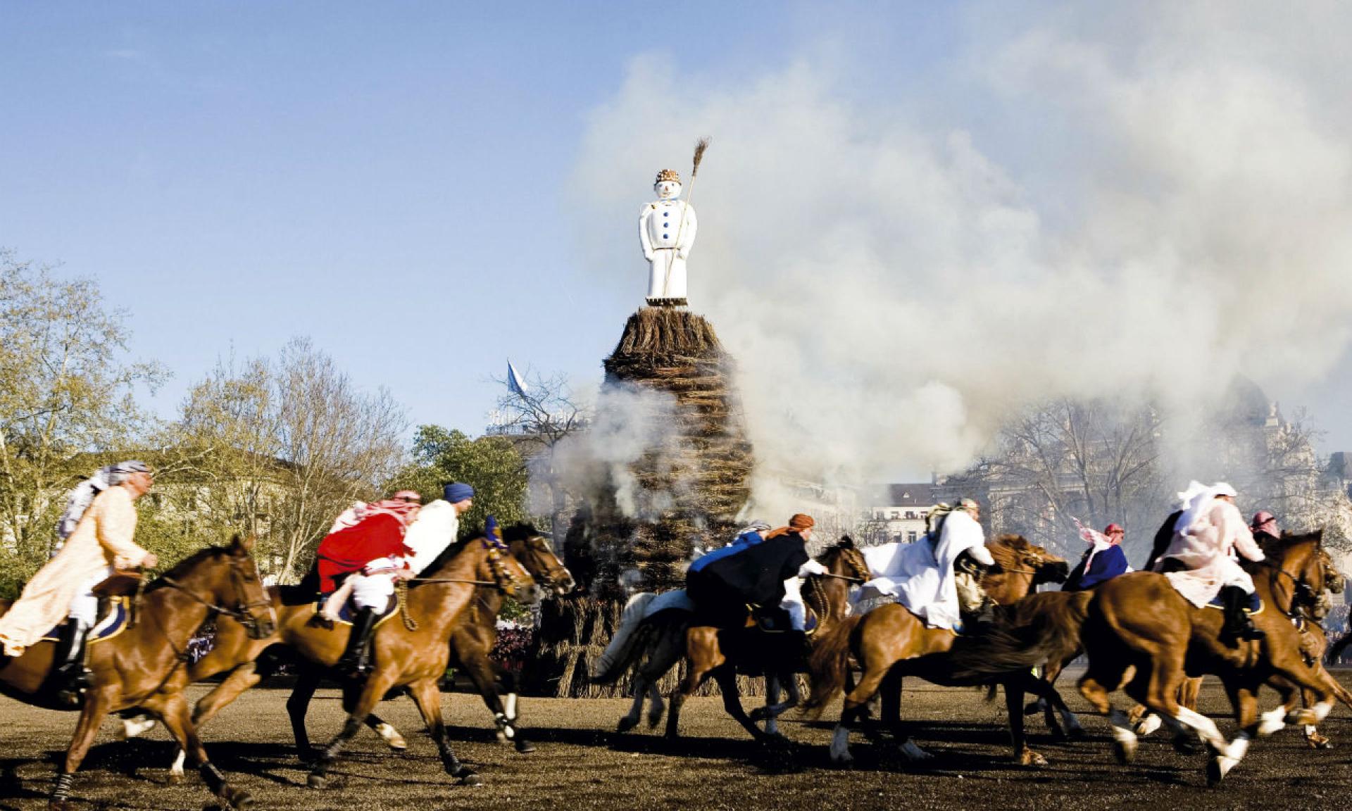 "Sechseläuten" – la festa di primavera a Zurigo