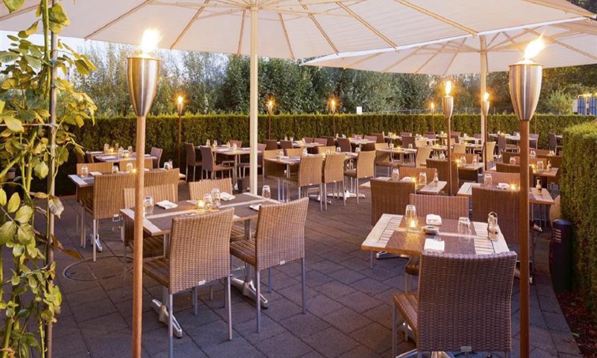 Terrasse Mövenpick Hotel Zürich Airport