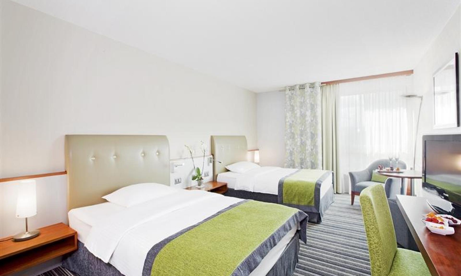 Zimmeransicht Mövenpick Hotel Zürich Airport