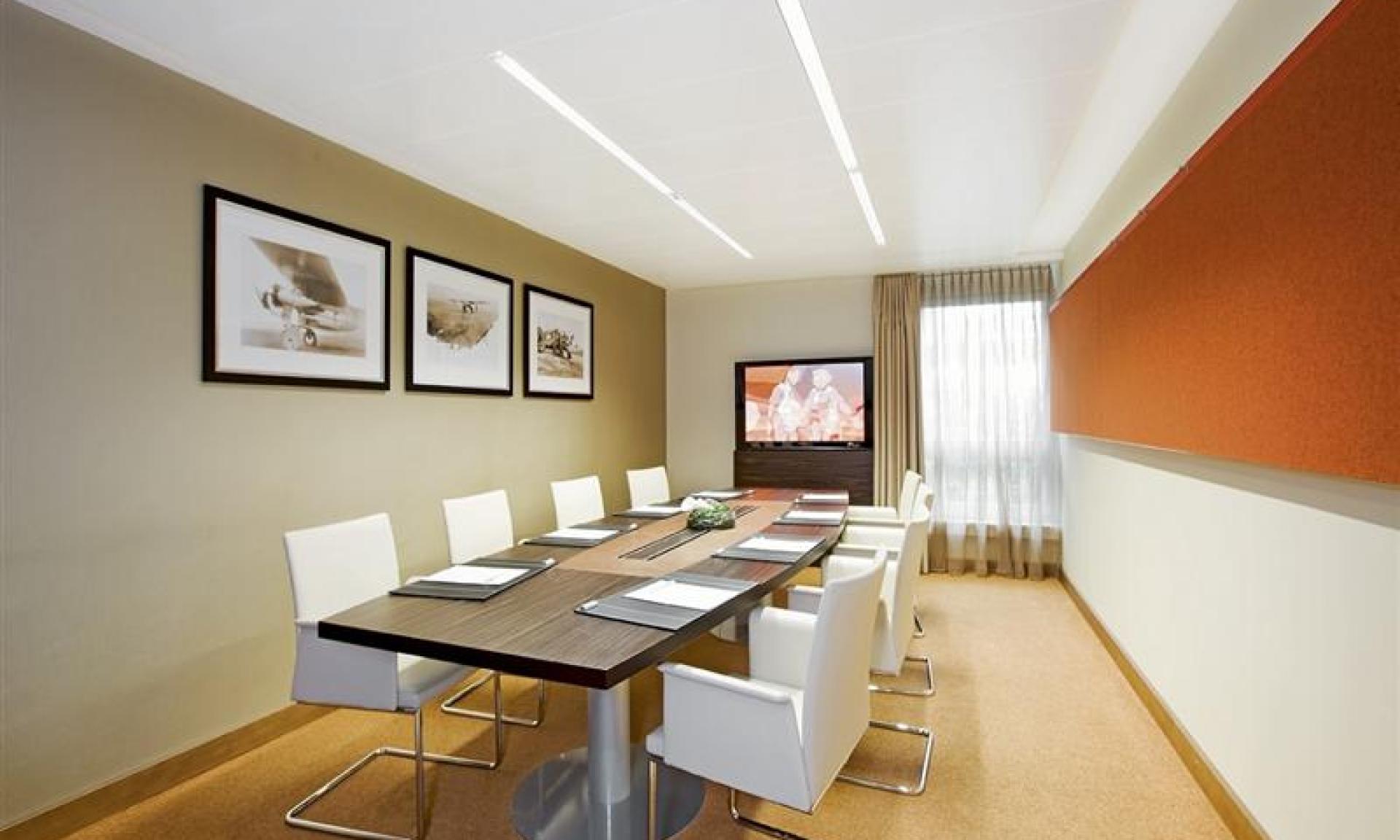 Conference Room Mövenpick Hotel Zürich Airport