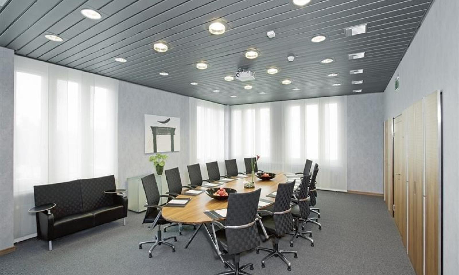 Konferenzraum Mövenpick Hotel Zürich Airport