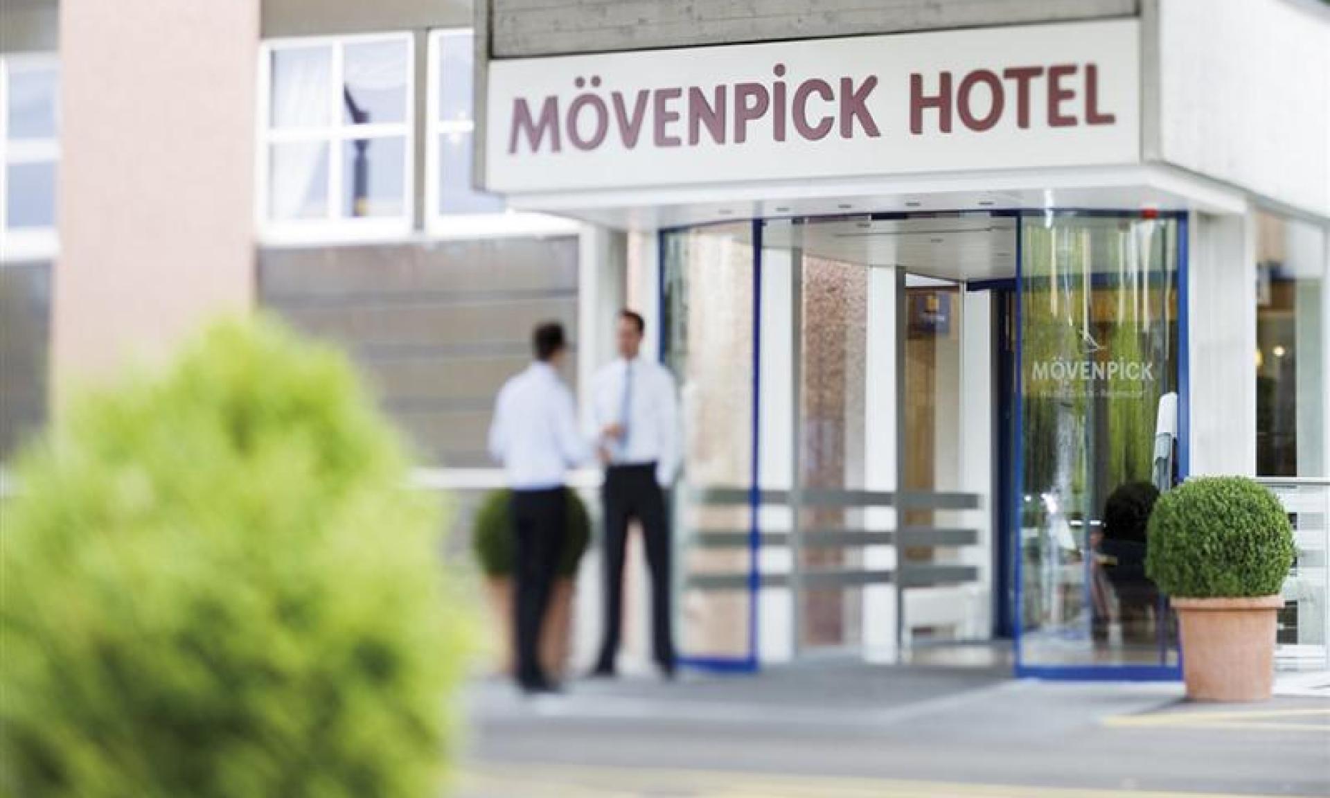 Eingang Mövenpick Hotel Zürich-Regensdorf