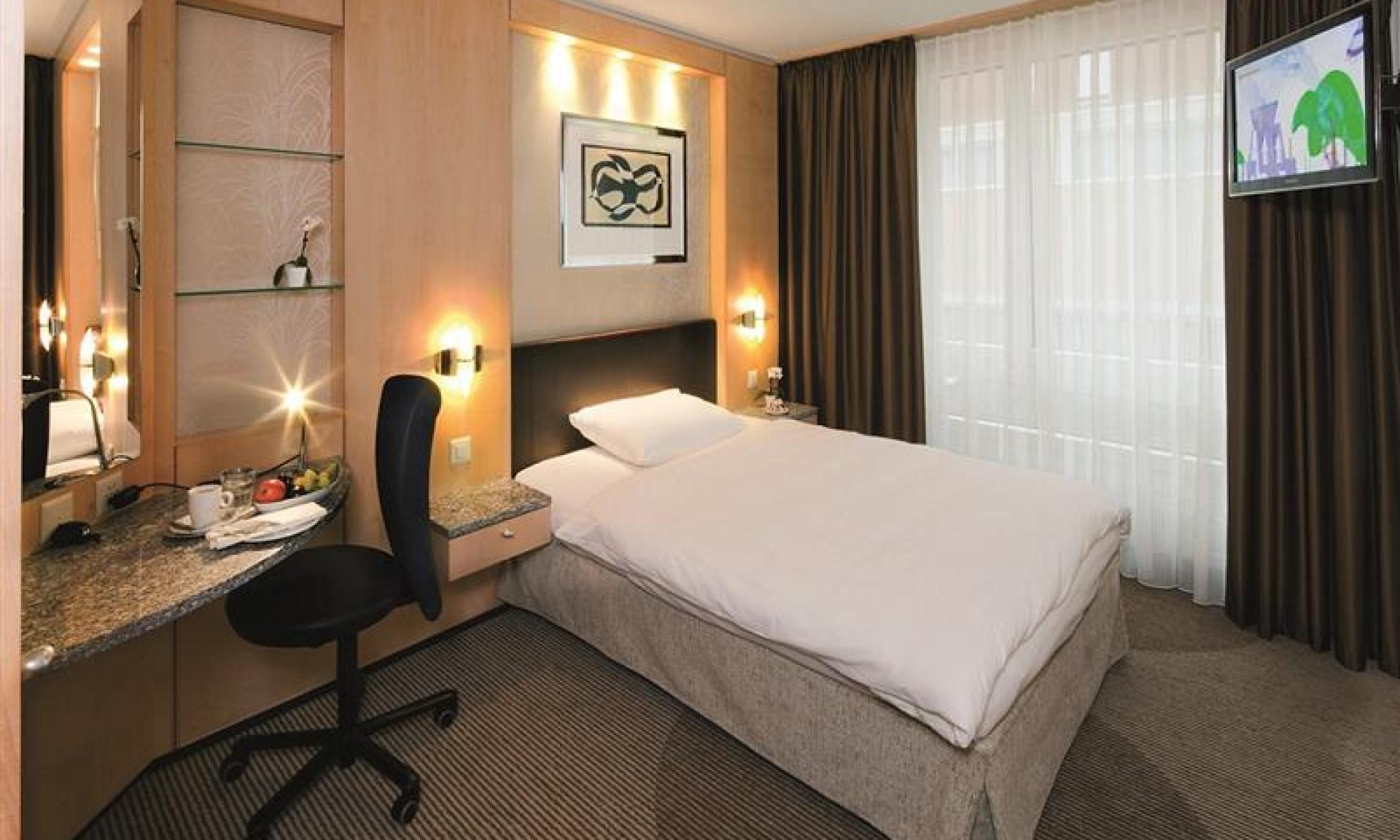 Zimmeransicht Mövenpick Hotel Zürich-Regensdorf