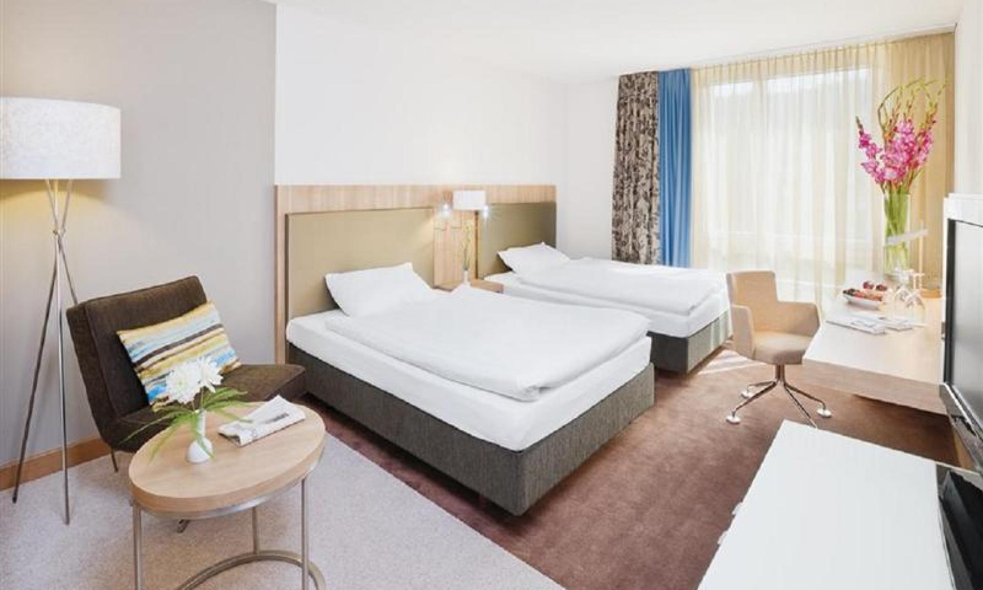 Zimmeransicht Mövenpick Hotel Zürich-Regensdorf