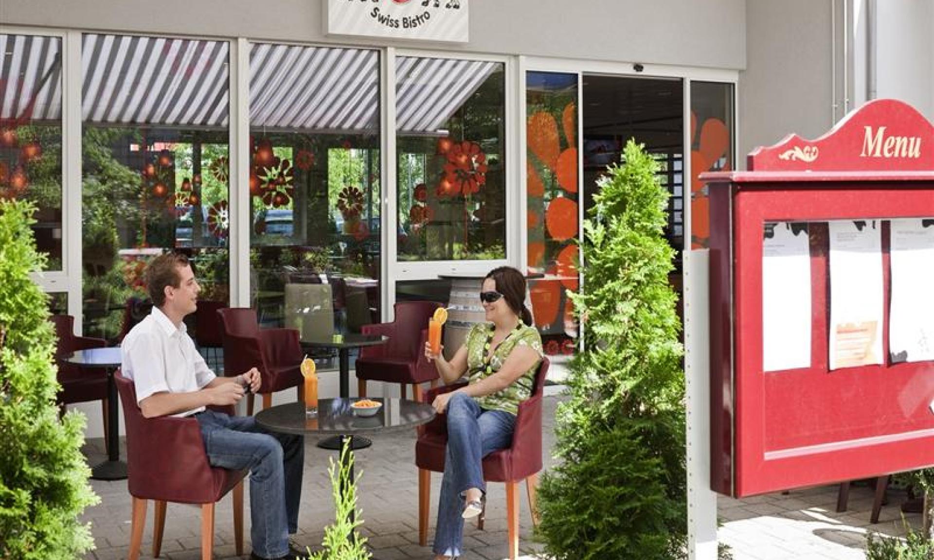 Terrasse Hotel ibis Zürich Messe-Airport