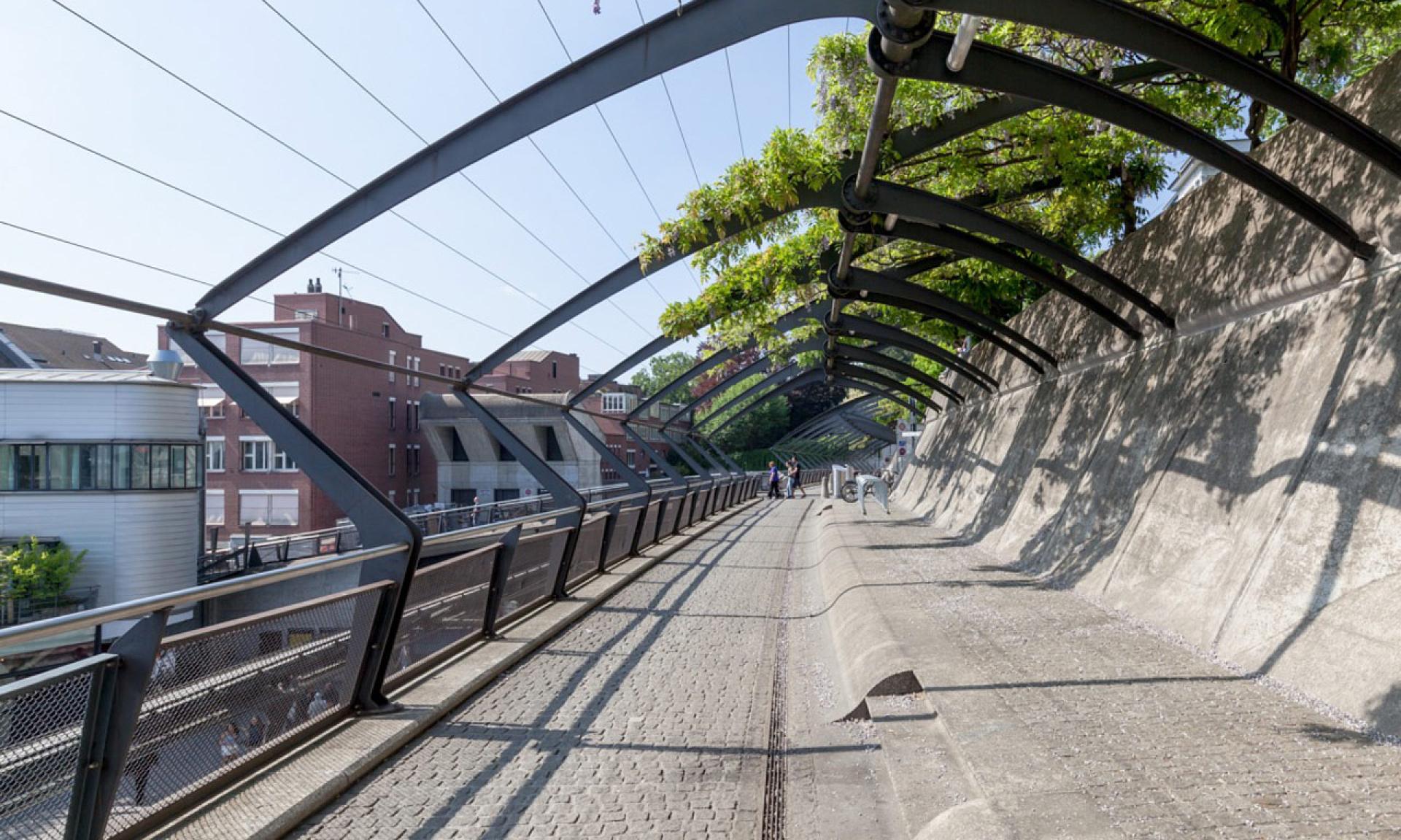 Stadelhofen Station