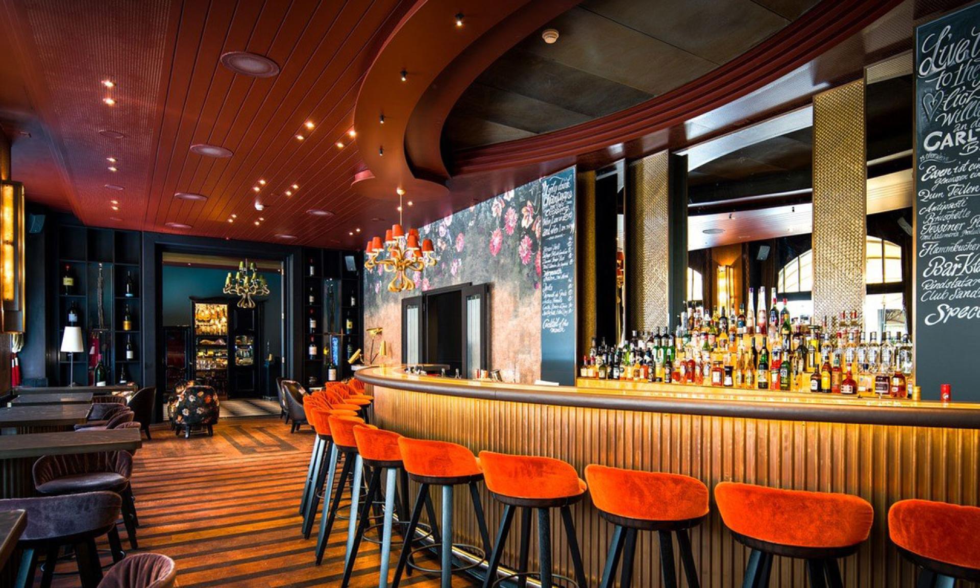Carlton Bar