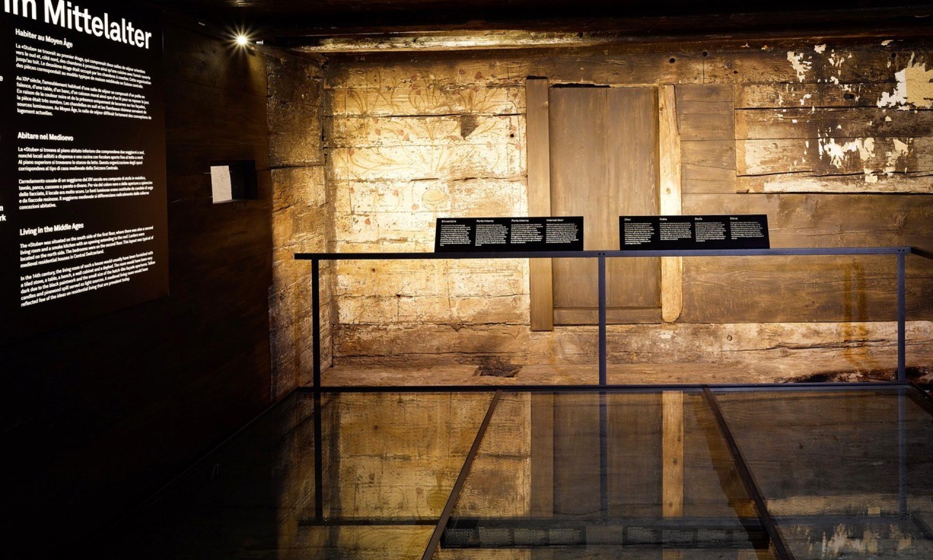 Wechselnde Ausstellungen über Geschichte und Traditionen