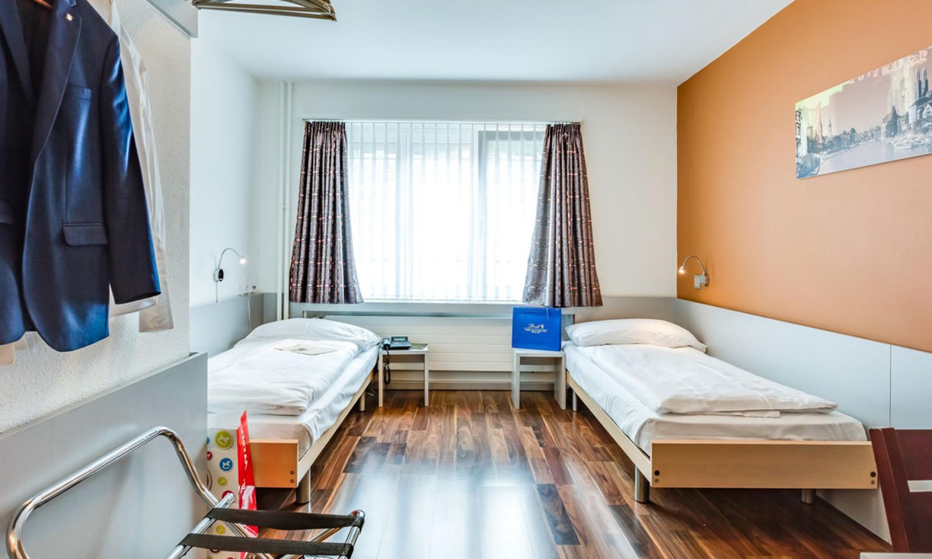 Twin-bedroom
