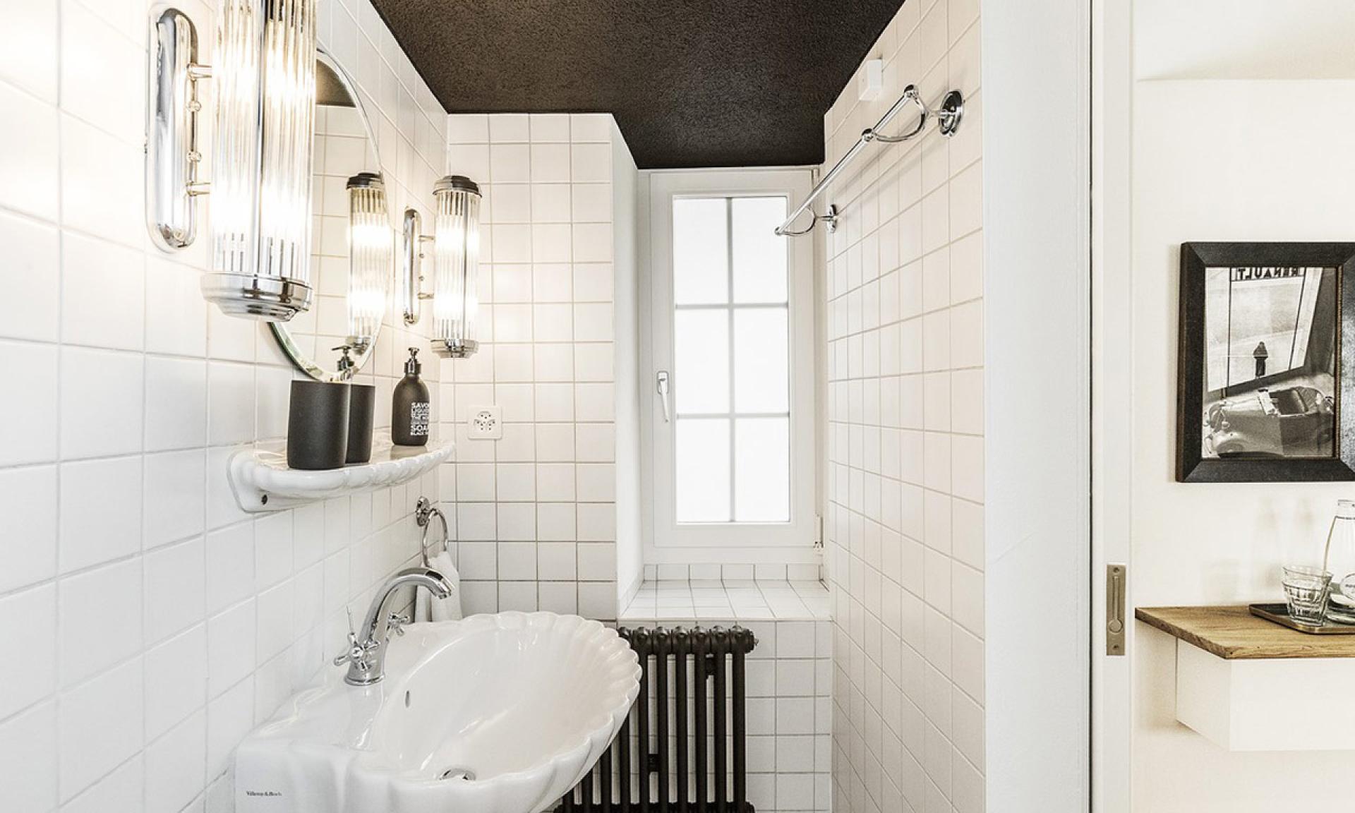 Montmartre Café & Bistro, room “Maurice”