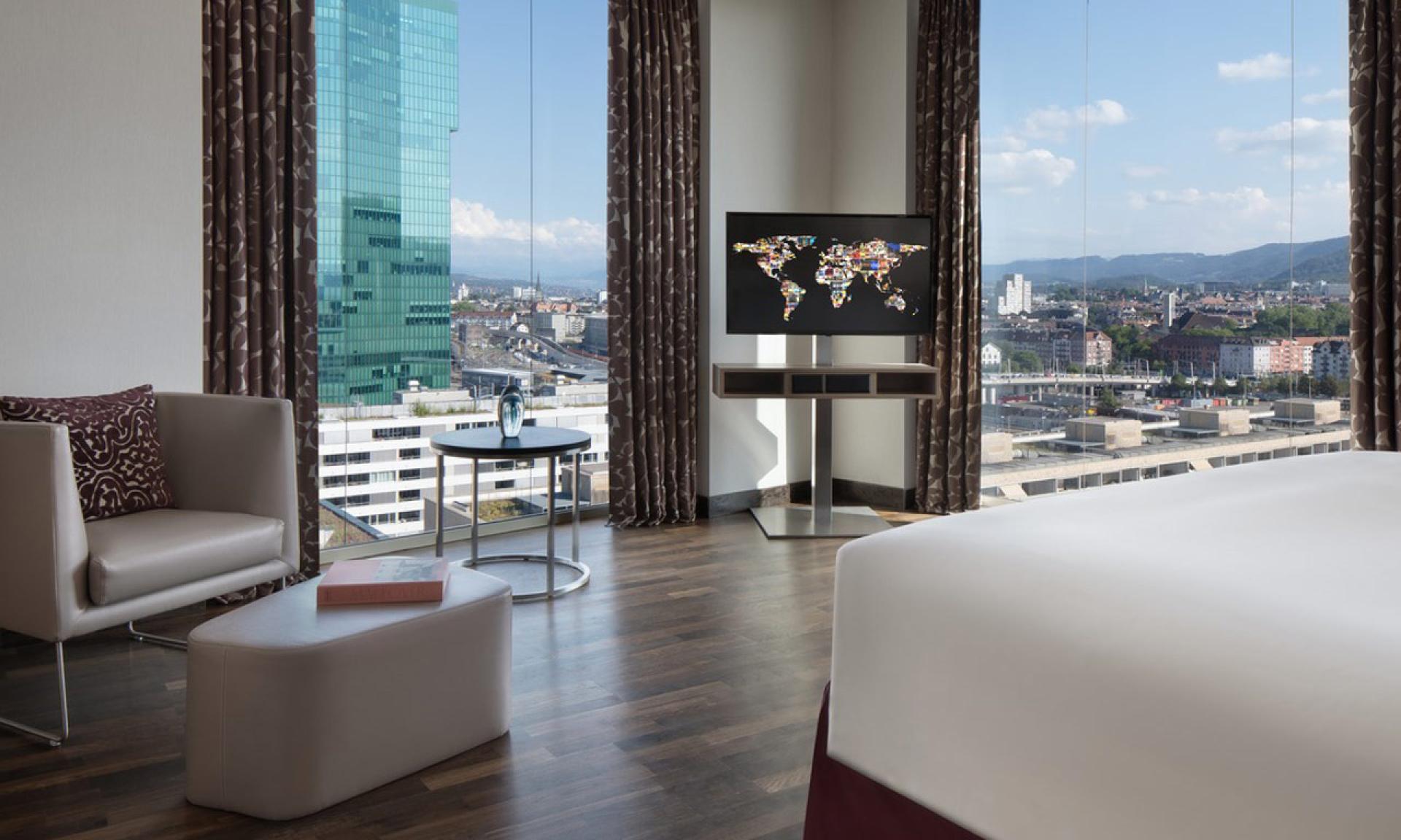 Renaissance Zurich Tower Hotel - Hotel room