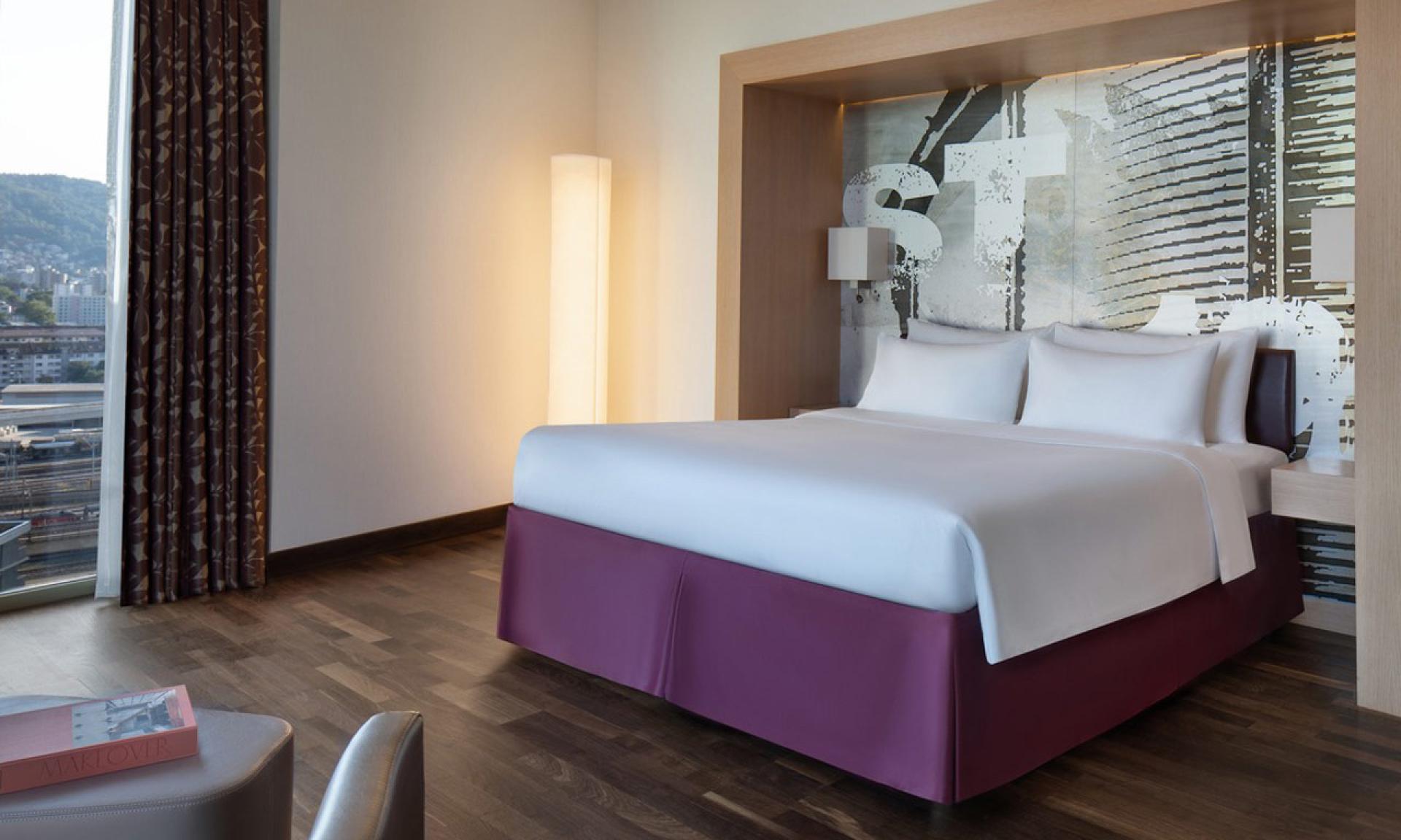 Renaissance Zurich Tower Hotel - Hotel room