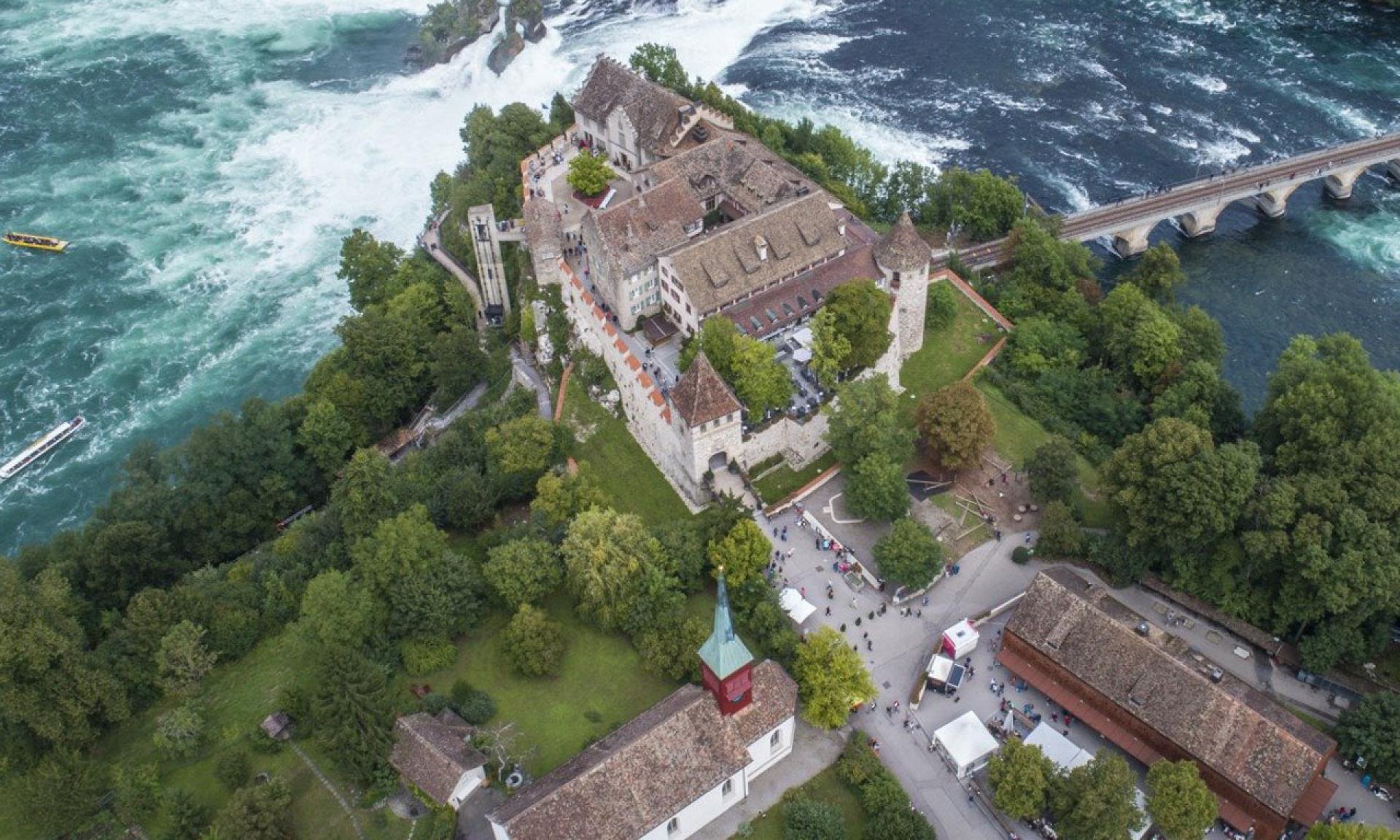 Schloss Laufen am Rheinfall - Aussenansicht
