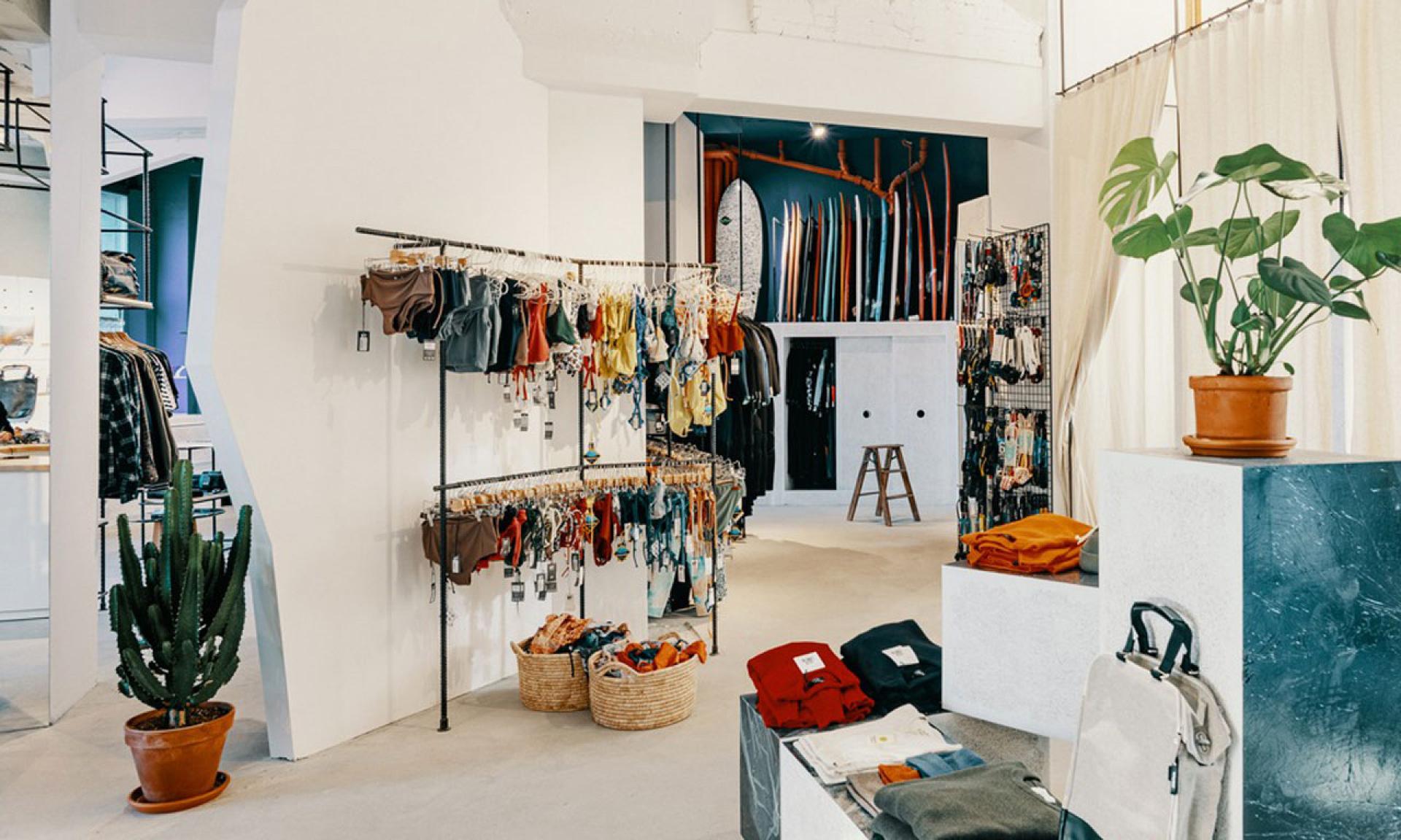 Visitor Store