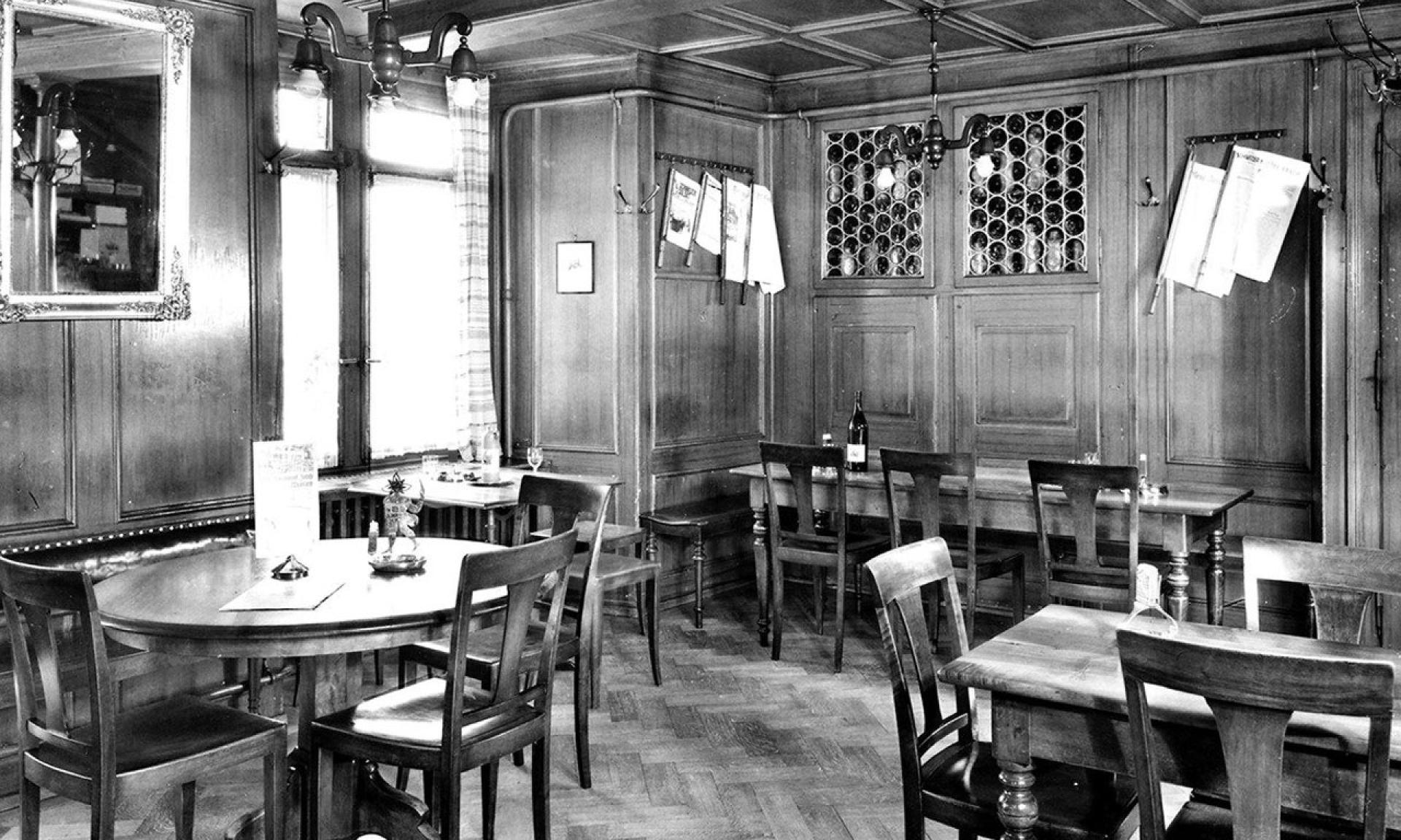 Weinstube in 1938