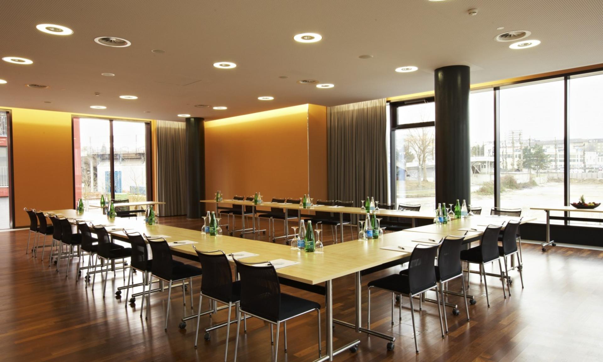 Holiday Inn Zürich Messe - Konferenzraum